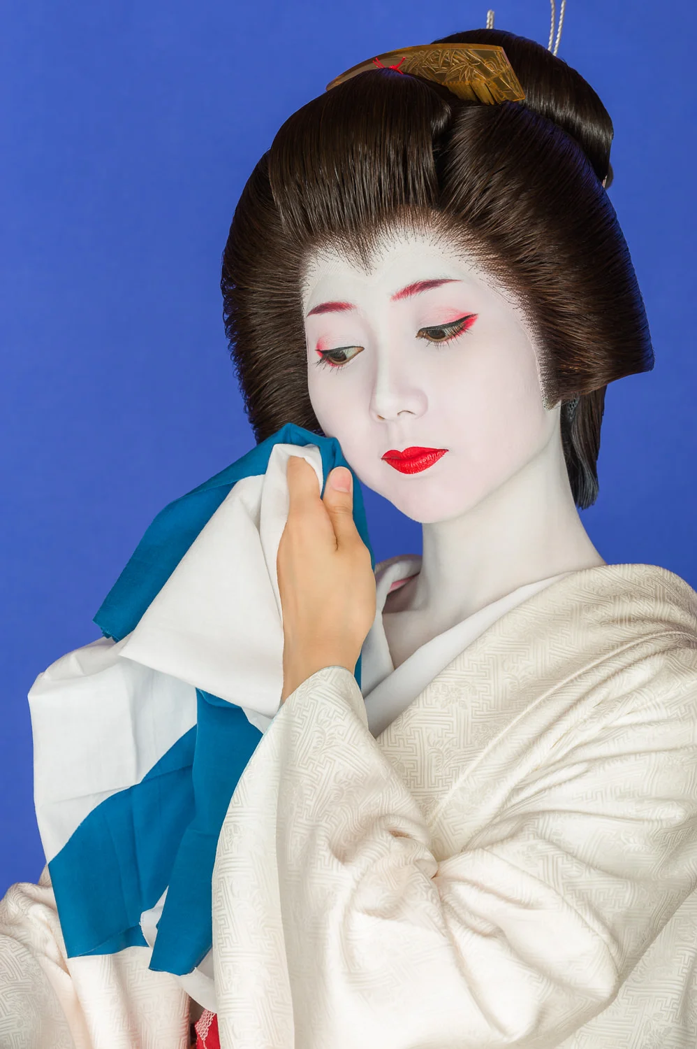 Geisha Mamehana with Tenugui