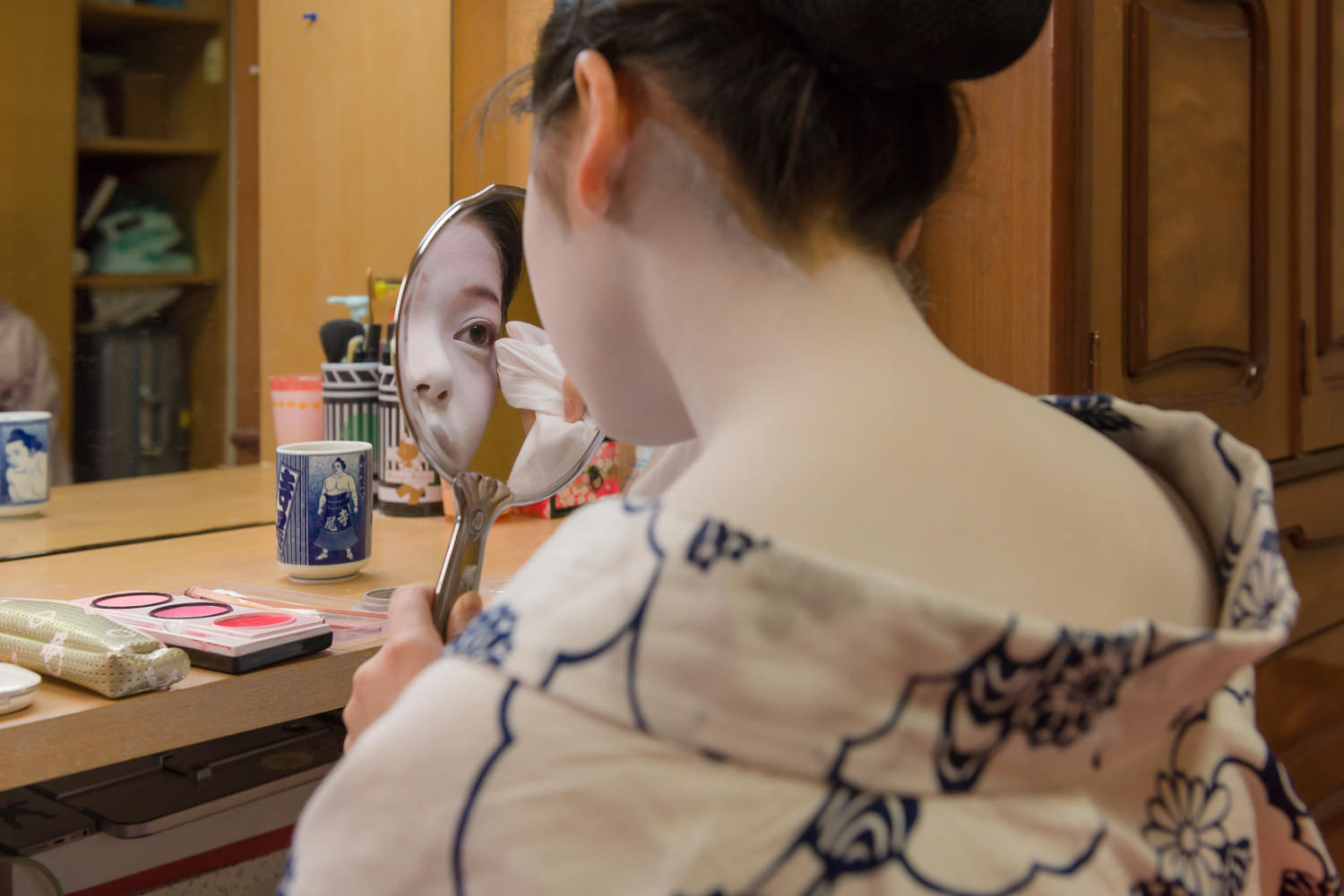 Geisha Momifuku's Makeup 2