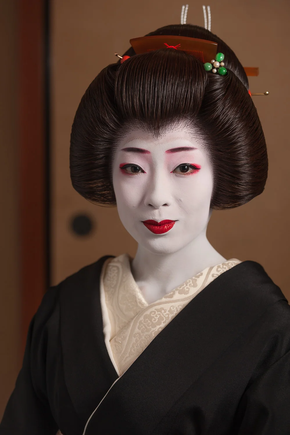 geisha-makiko-erikae-portrait.jpg