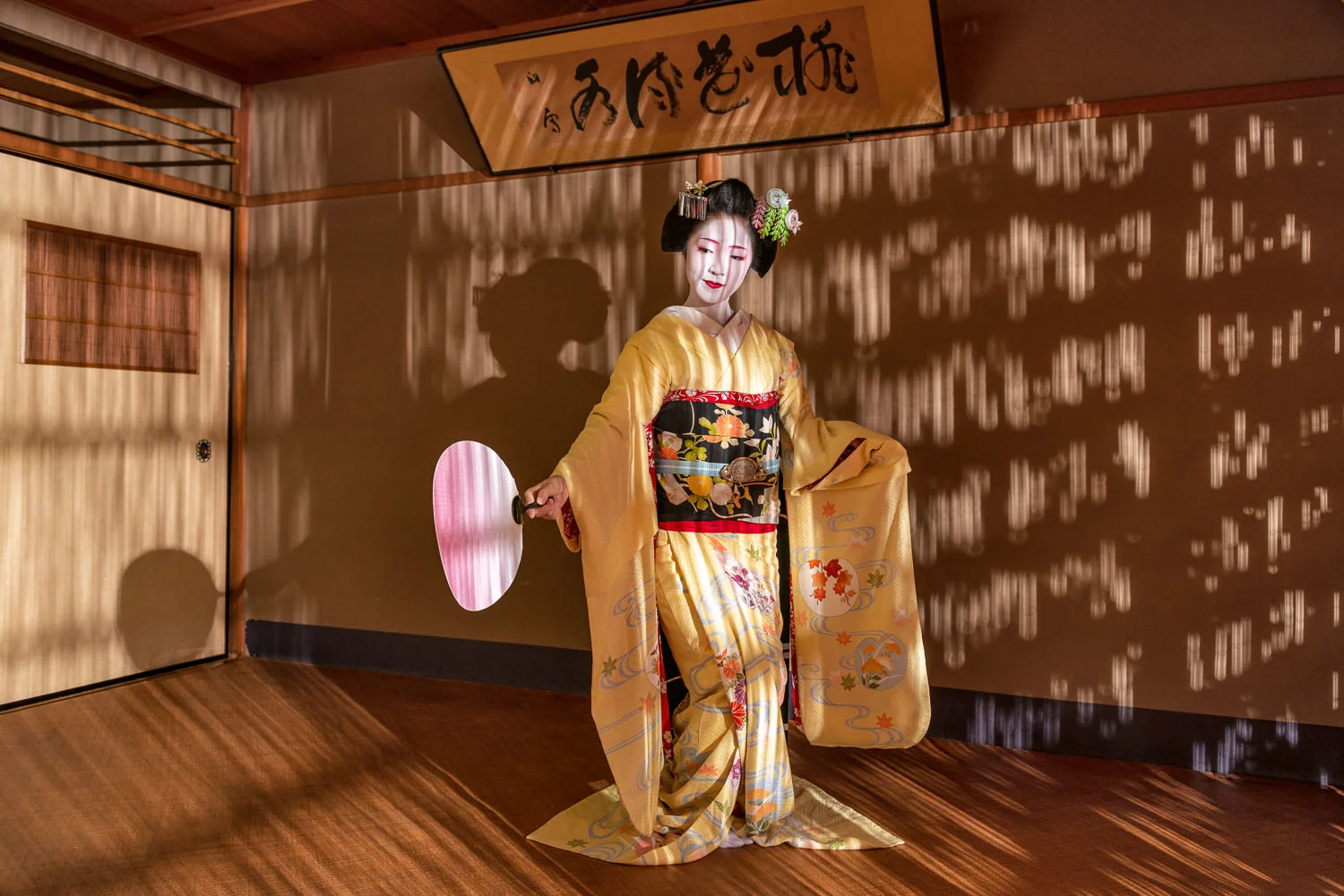maiko-toshikana-june.jpg