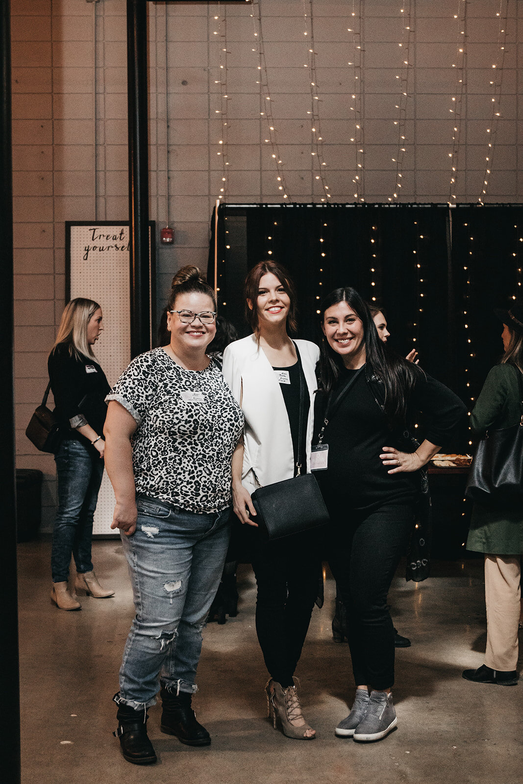 YEGBOSSBABES_2019_Fall_Mixer___Photo_by_Nicole_Constante-19.jpg