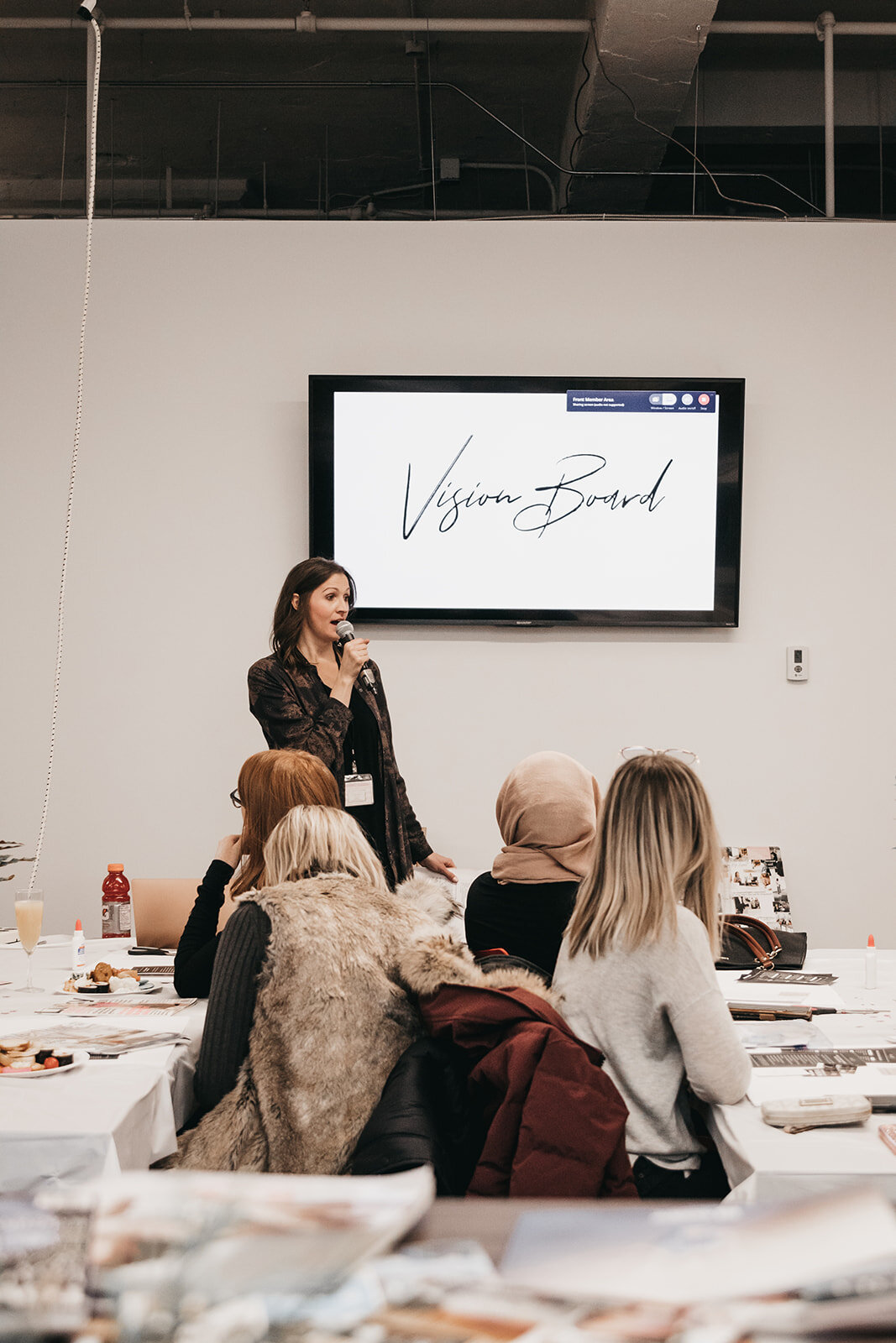 Women_with_Vision_2020___Vision_Board_Party_and_Workshop_Nicole_Constante_YEGBOSSBABES-13.jpg