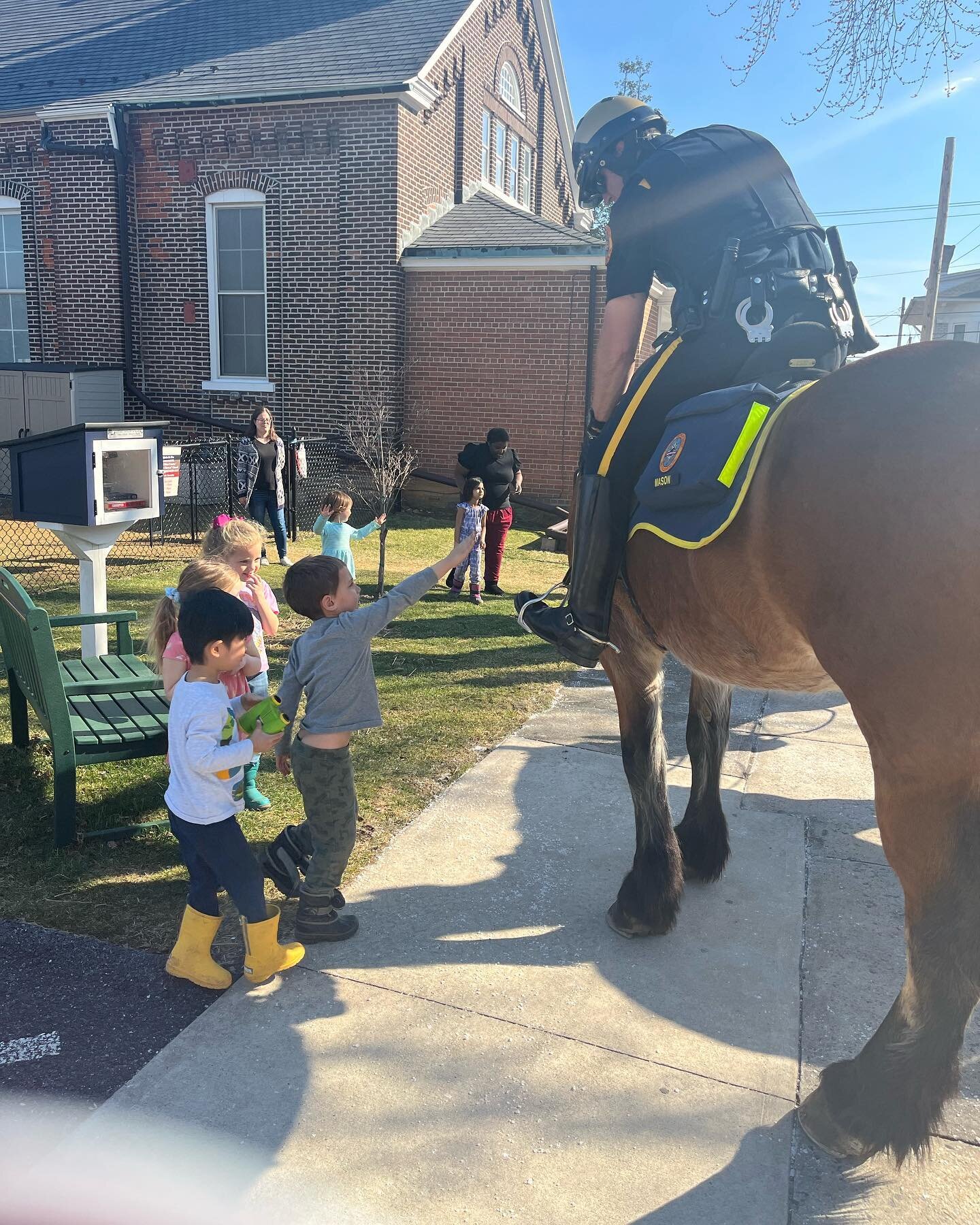 Look who stopped by for a visit!  #bethlehempolice #bethlehempolicemountedunit