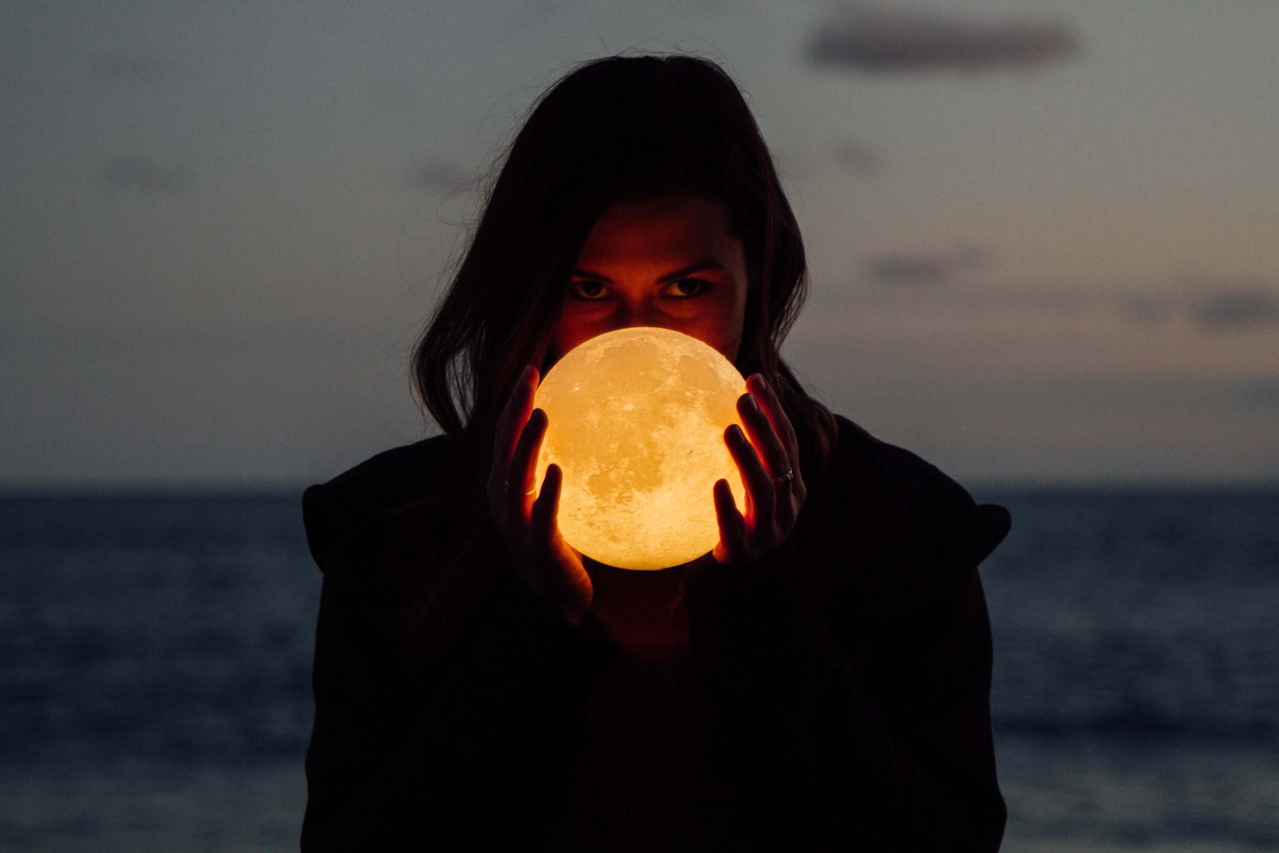 Full Moon Ritual and Journal Prompts for Beginners