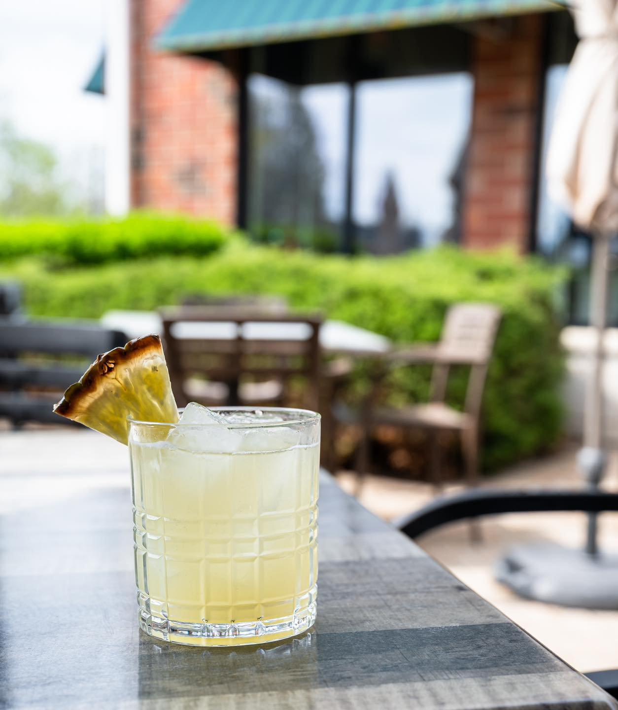 Finish out your week on our patio + new summer cocktails at Brook's Kitchen &amp; Tap! 

【�Ｇｉｎ－ａ－Ｃｏｌａｄａ】🍍
// 𝙝𝙚𝙣𝙙𝙧𝙞𝙘𝙠&rsquo;𝙨 𝙤𝙖𝙨𝙞𝙪𝙢 𝙜𝙞𝙣, 𝙘𝙤𝙢𝙗𝙞𝙚𝙧 𝙣𝙤𝙞𝙭 𝙙𝙚 𝙘𝙤𝙘𝙤, 𝙥𝙞𝙣𝙚𝙖𝙥𝙥𝙡𝙚, 𝙛𝙧𝙚𝙨𝙝 𝙡𝙞𝙢𝙚 𝙟𝙪𝙞𝙘𝙚 //
