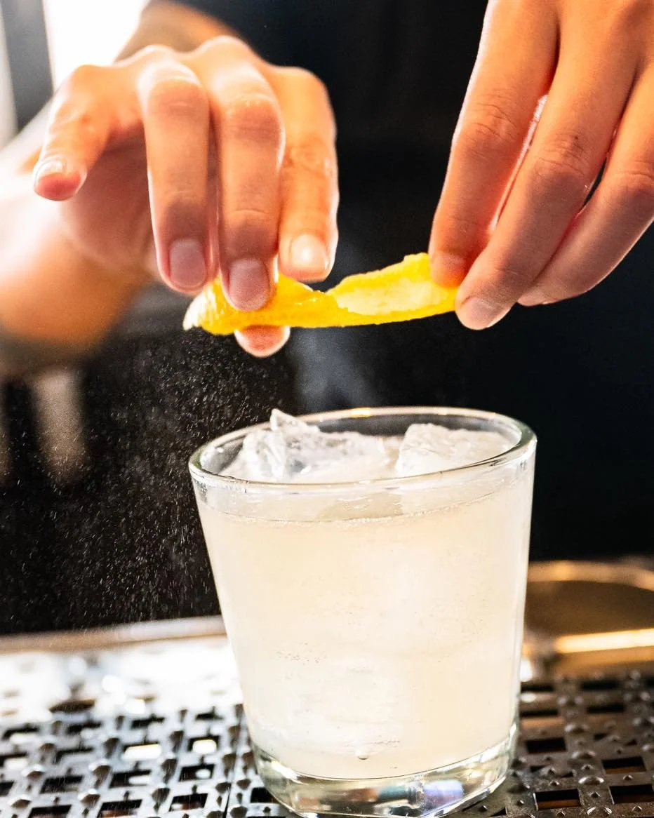 ℍ𝕒𝕡𝕡𝕪 ℂ𝕚𝕟𝕔𝕠 𝕕𝕖 𝕄𝕒𝕪𝕠! 💃🍹

Celebrate with $7 house margaritas during Happy Hour from 4-6PM at Brook's Kitchen &amp; Tap! 🍋&zwj;🟩

Made with Corazon tequila blanco, stirrings triple sec, agave, and fresh squeezed lime juice, our margar