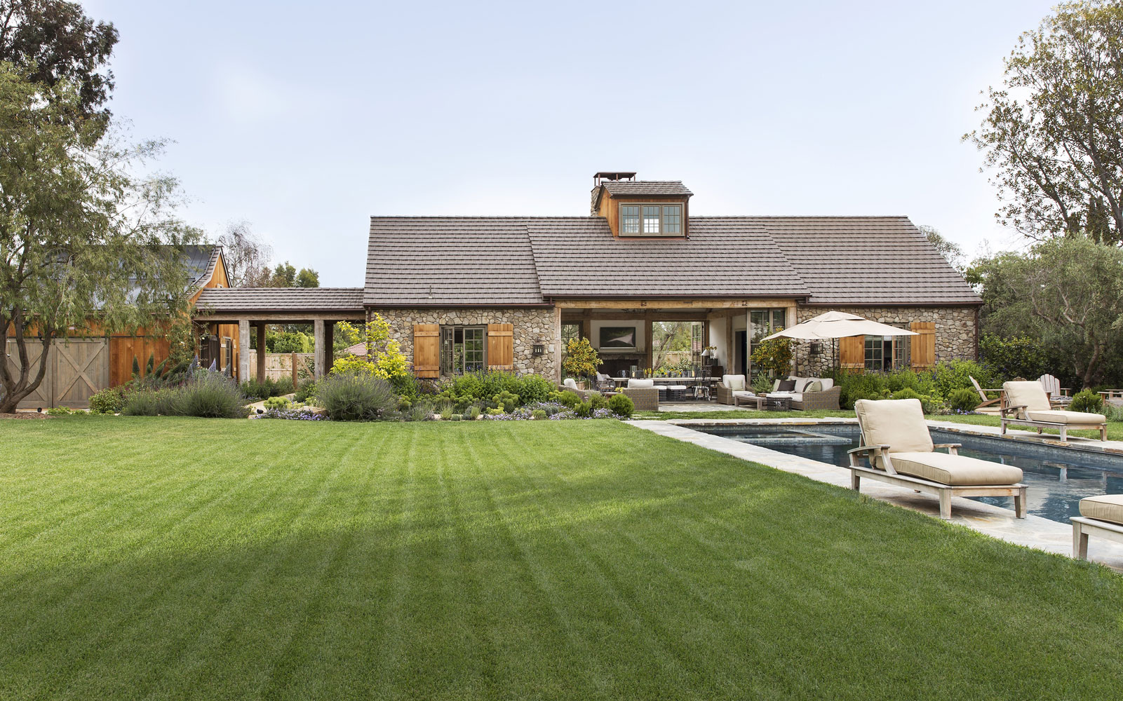 Rustic-Modern-Farmhouse-Pool-Premier-General-Contractors.jpg