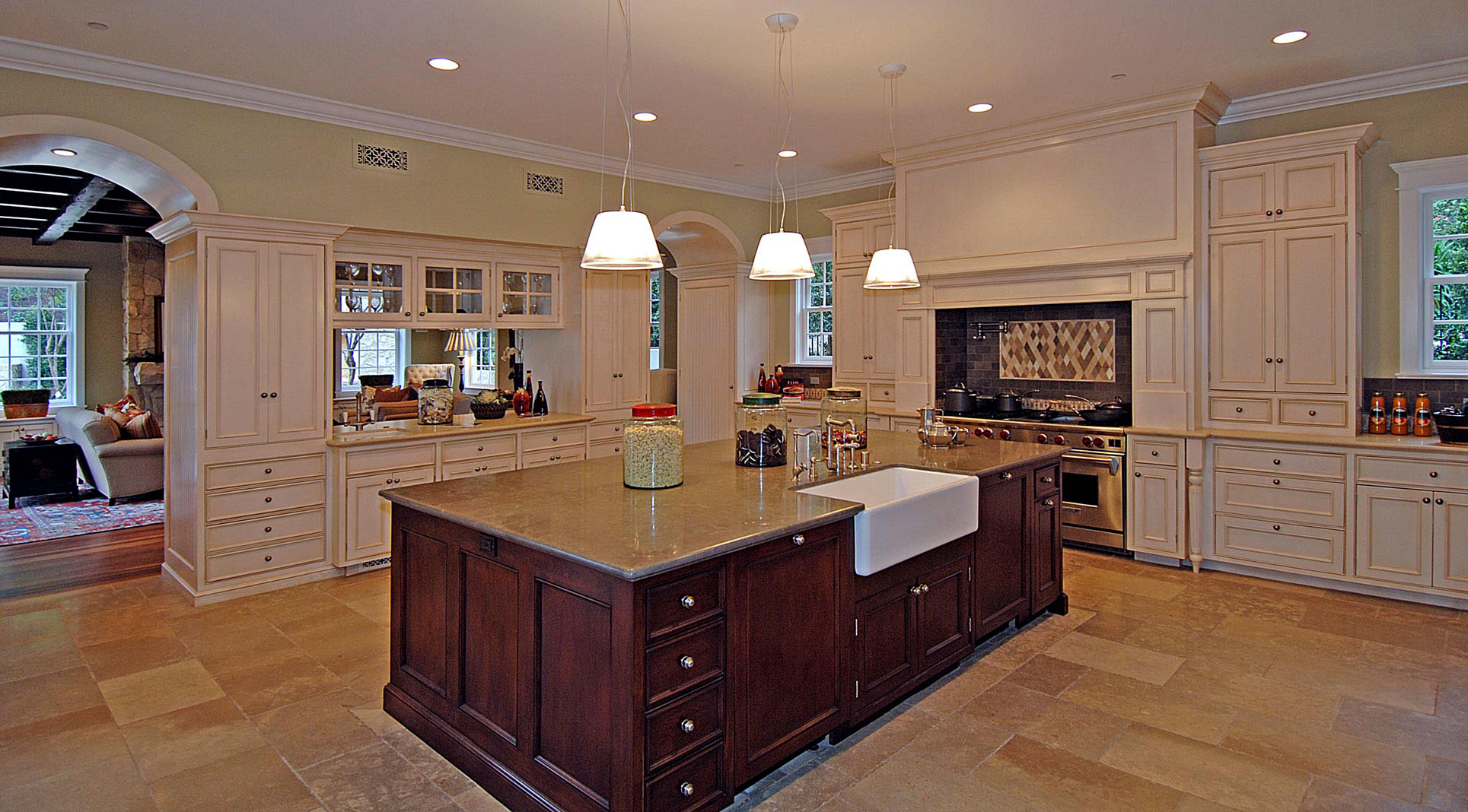 Traditional-Country-Kitchen-Island-Premier-General-Contractors.jpg