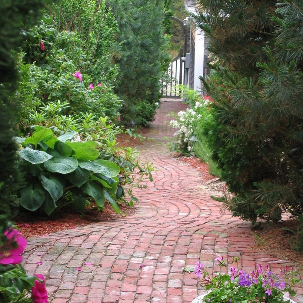 &quot;Pursue some path, however narrow and crooked, in which you can walk with love and reverence.&quot; 
- Henry David Thoreau

#HappyFriday ❤️🌷#HappySpring

#Hardscape #Landscaping #LandscapeDesign #LandscapeConstruction #Gardening #Garden #Seacoa