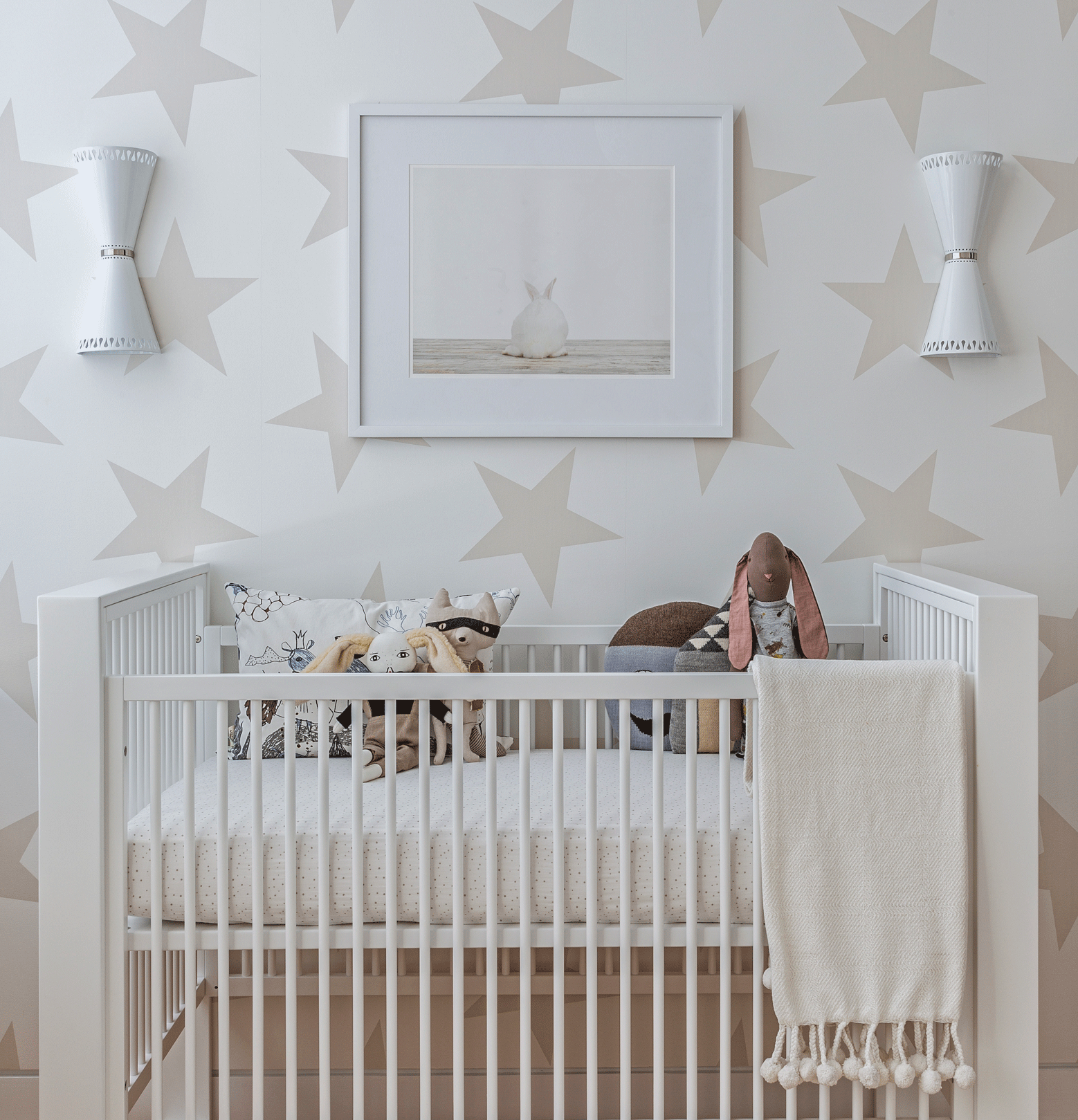 childrens-nursery-decoration-design-tan-wall-paper.png