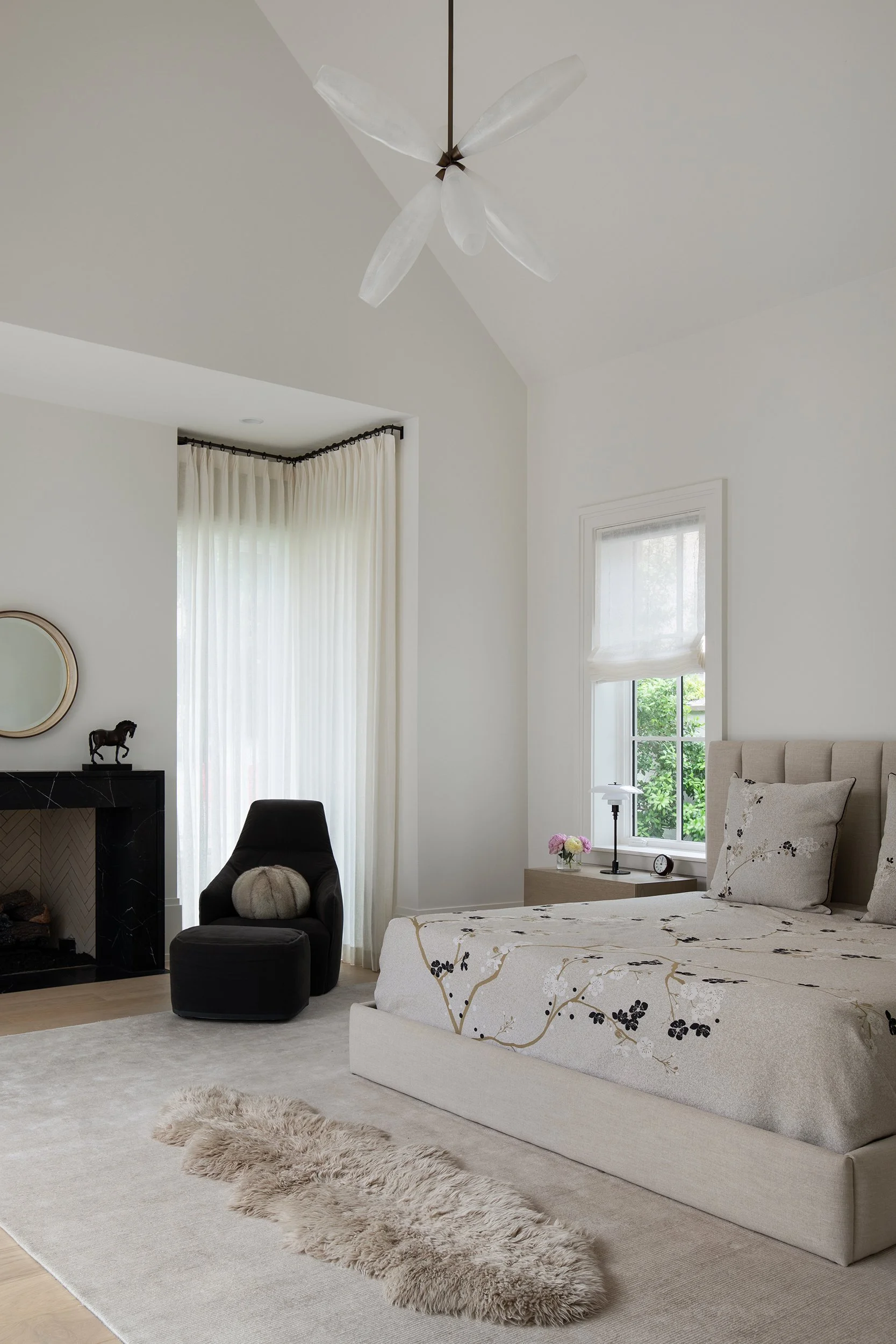Highland Park home primary bedroom interior design by Emma Corner Interiors, residential photography by Avery Nicole Photography and located in Highland Park in Dallas, Texas