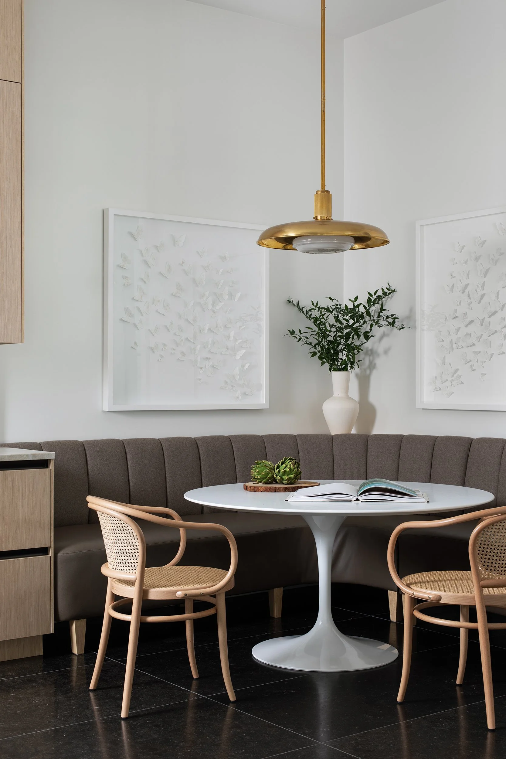 Highland Park home breakfast nook interior design by Emma Corner Interiors, residential photography by Avery Nicole Photography and located in Highland Park in Dallas, Texas