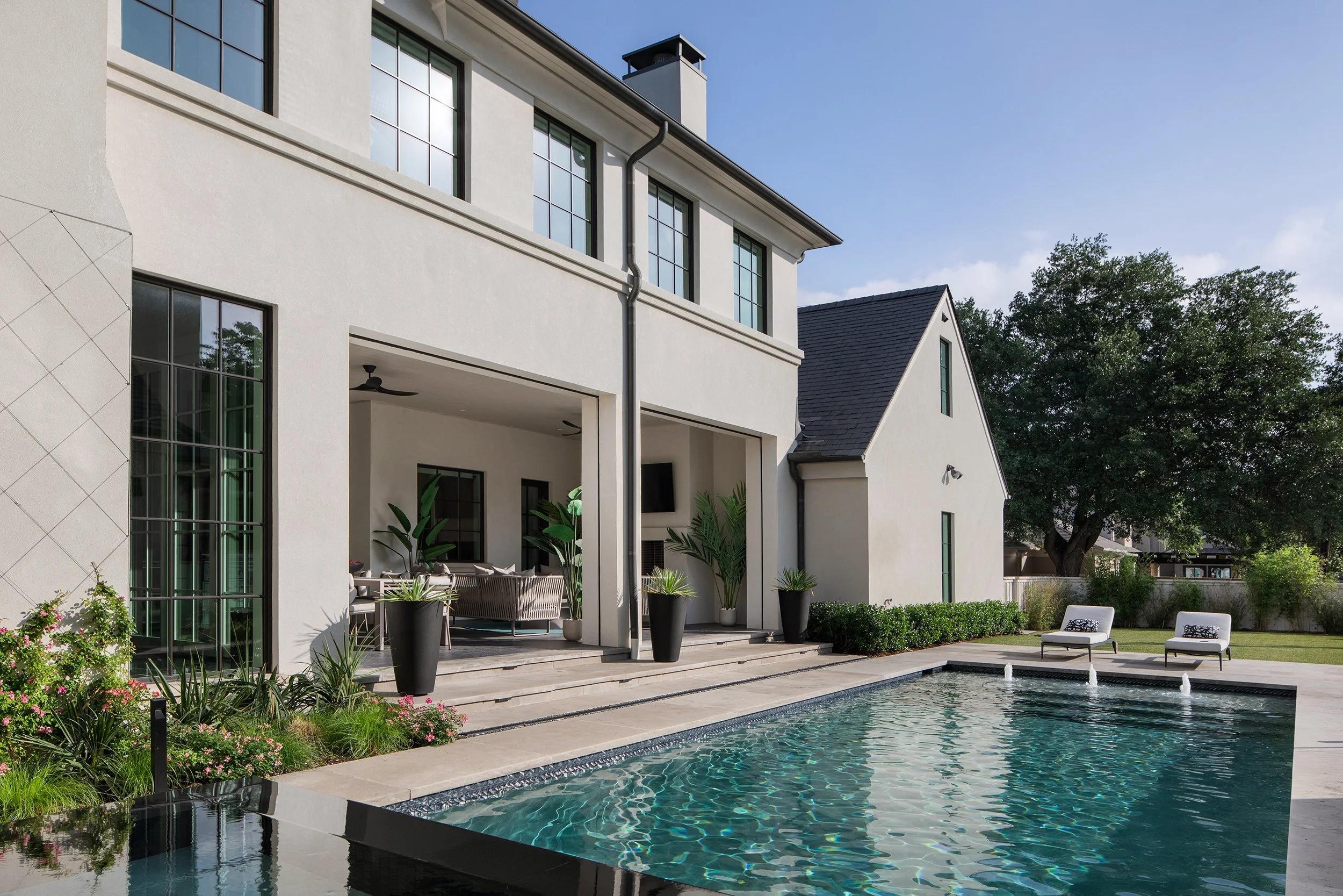 Highland Park home back exterior interior design by Emma Corner Interiors, residential photography by Avery Nicole Photography and located in Highland Park in Dallas, Texas