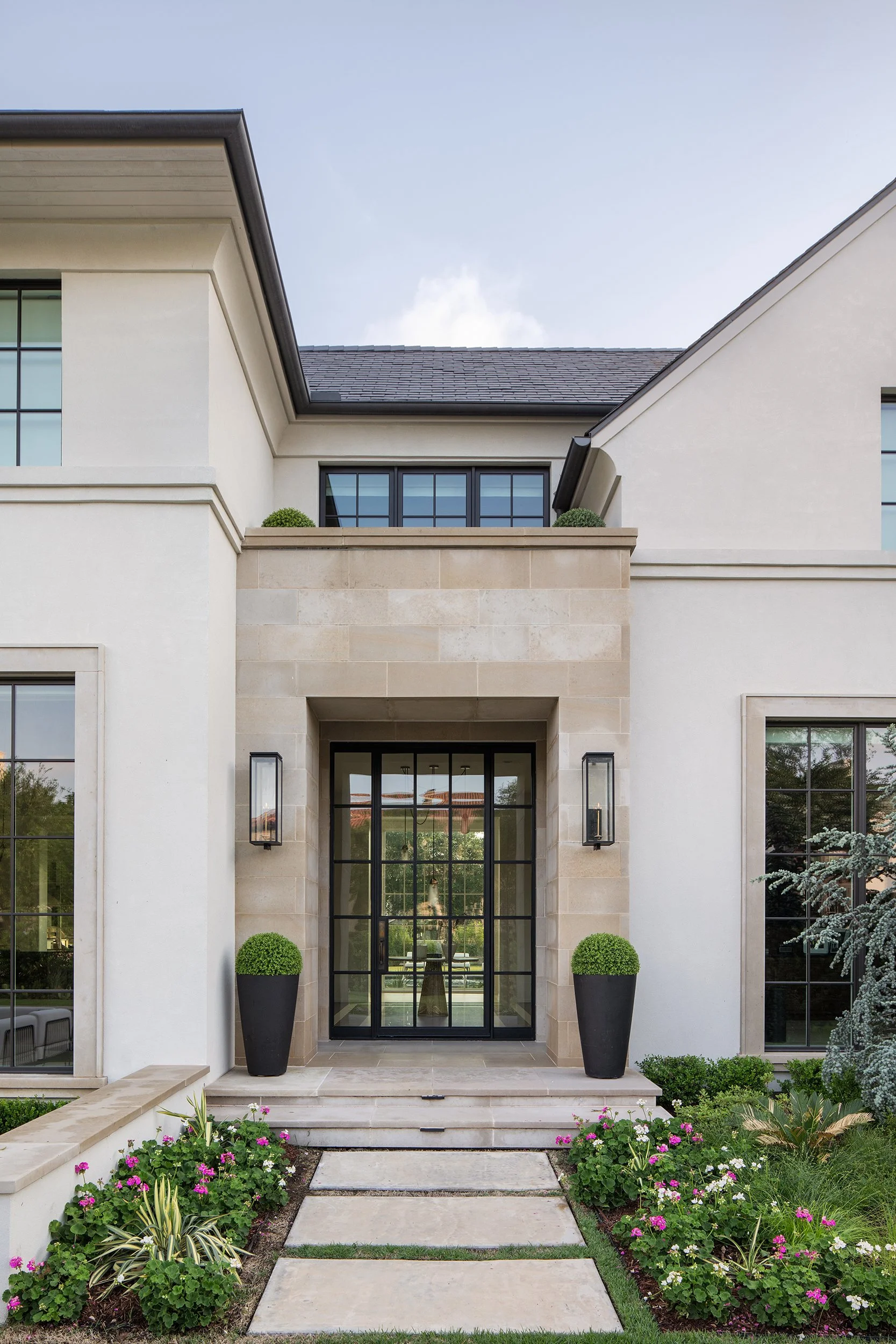Highland Park home front exterior interior design by Emma Corner Interiors, residential photography by Avery Nicole Photography and located in Highland Park in Dallas, Texas