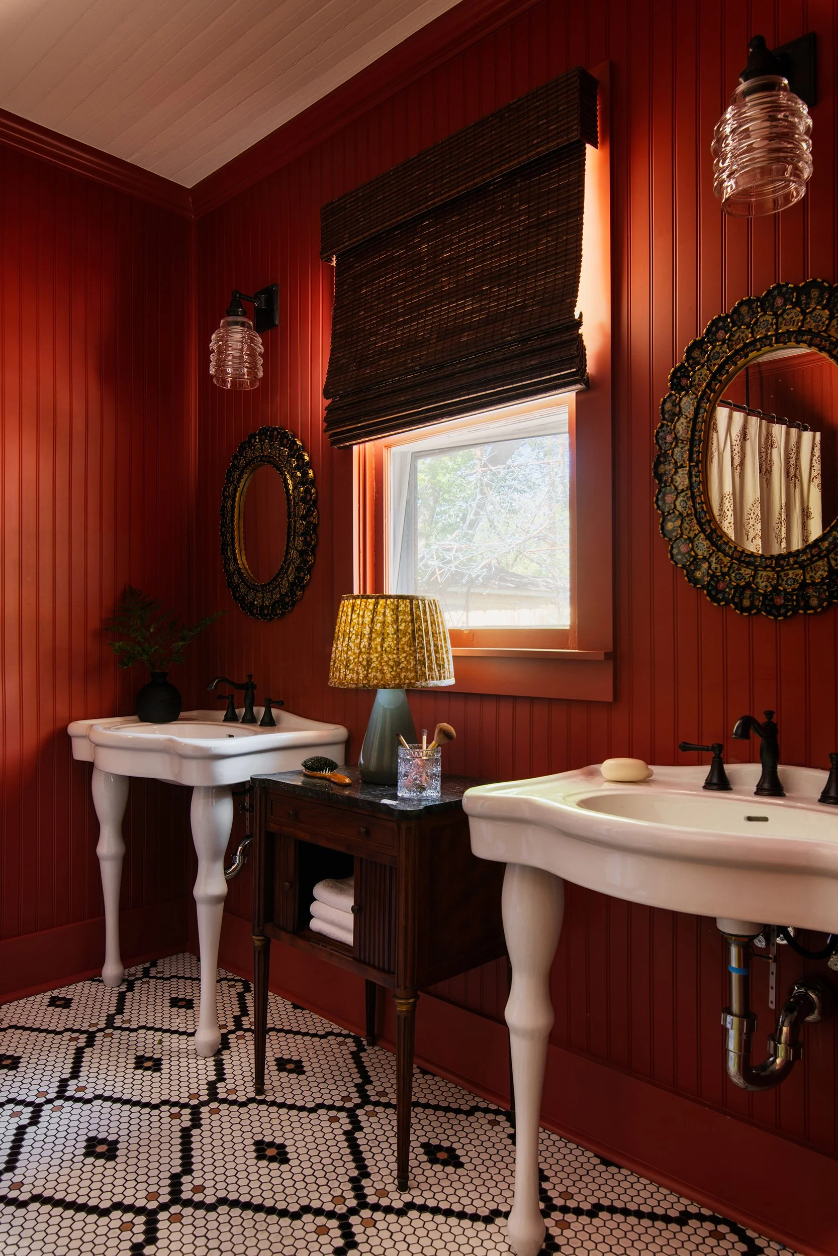 The Menagerie luxury boutique hotel the grace bungalow bathroom by Sarah Stacey Interior Design. Photography by Avery Nicole Photography and located in Fredericksburg, Texas