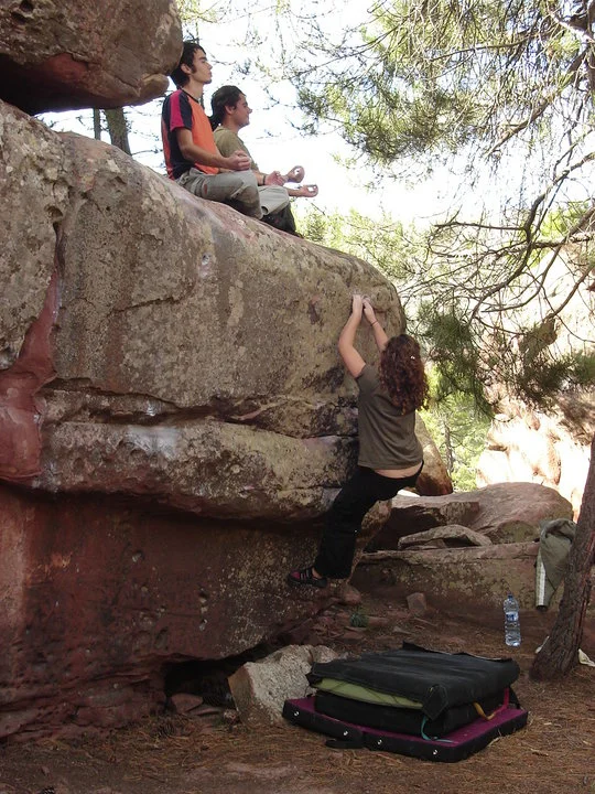 Yoli yearns for the top while David and Juan get their moment of mindfulness in Albarracin (Spain).