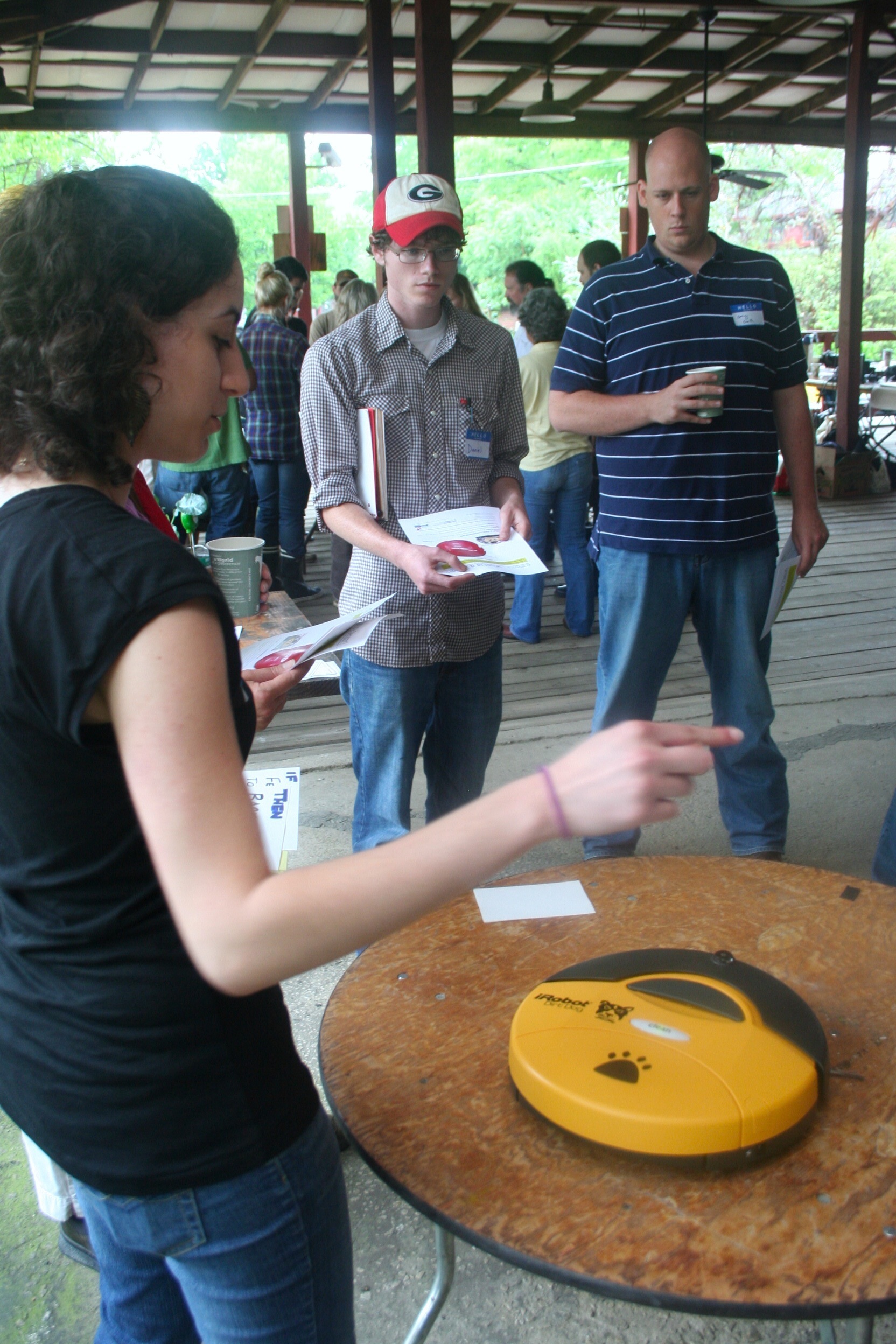 anna-mansour-demonstrates-the-roomba-to-participants_4577277756_o.jpg