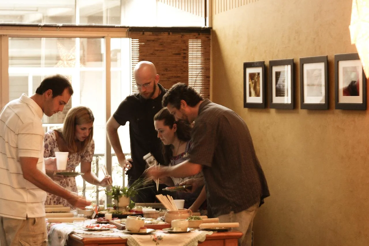rogueapron-roll-your-own-sushi_2613282177_o.jpg