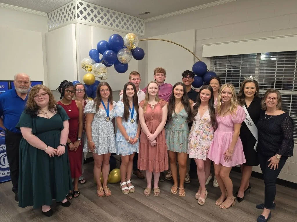 Scholarship night all kids balloons.jpg