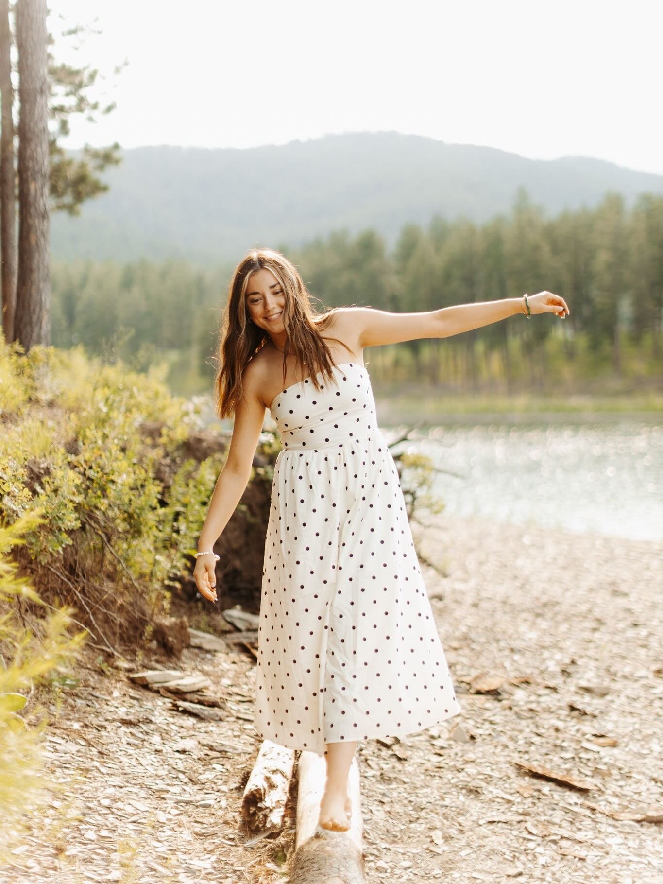 This senior session from last summer was extra special to me - my niece. 🥹 She officially graduated yesterday, so figured it was finally time to share some of these lol. If you need senior pictures this summer in the hills or Sioux Falls, reach out 
