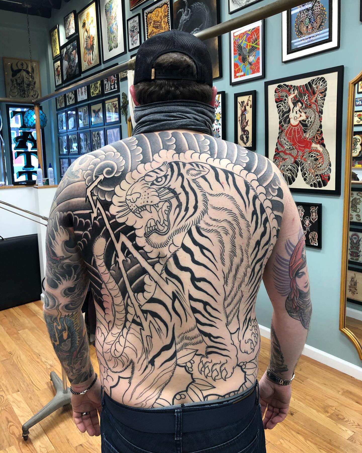 WIP by @rich_cahill on @redlinespeedworx 
.
.
.
.
#japanesetattoo #tiger #japanesetigertattoo