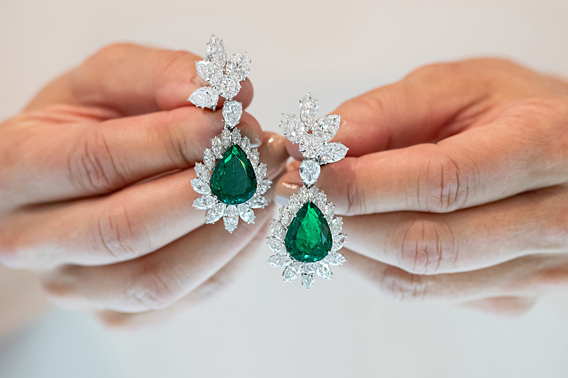 Important Jewels at Sotheby's, Harry Winston Emerald Earrings March 2022 - photo by Andrew Werner - AWP_2576.jpg