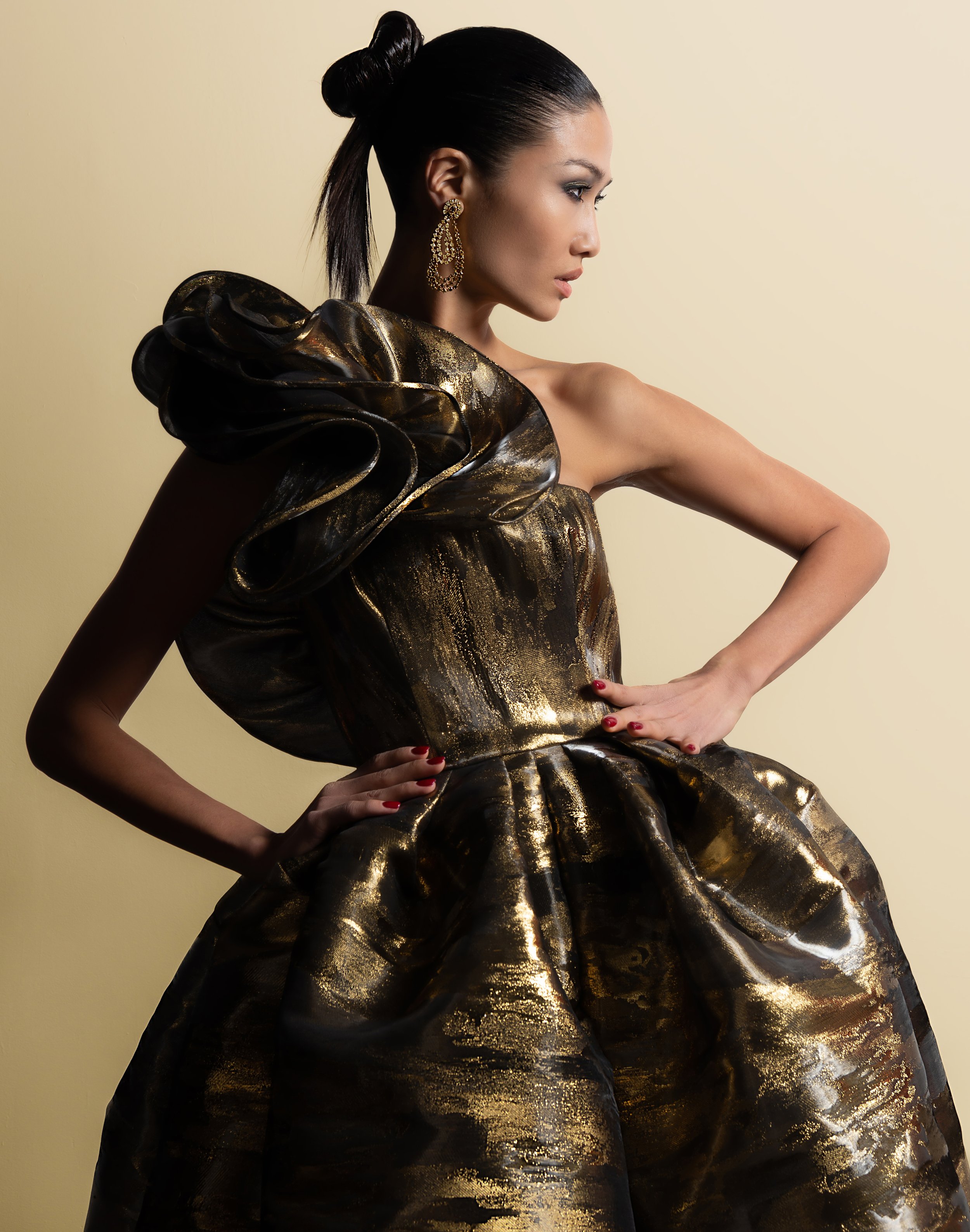 Golden Friday Fashion by photographer Andrew Werner model wearing Naeem Khan NYFW FW23 2.14.23.jpg