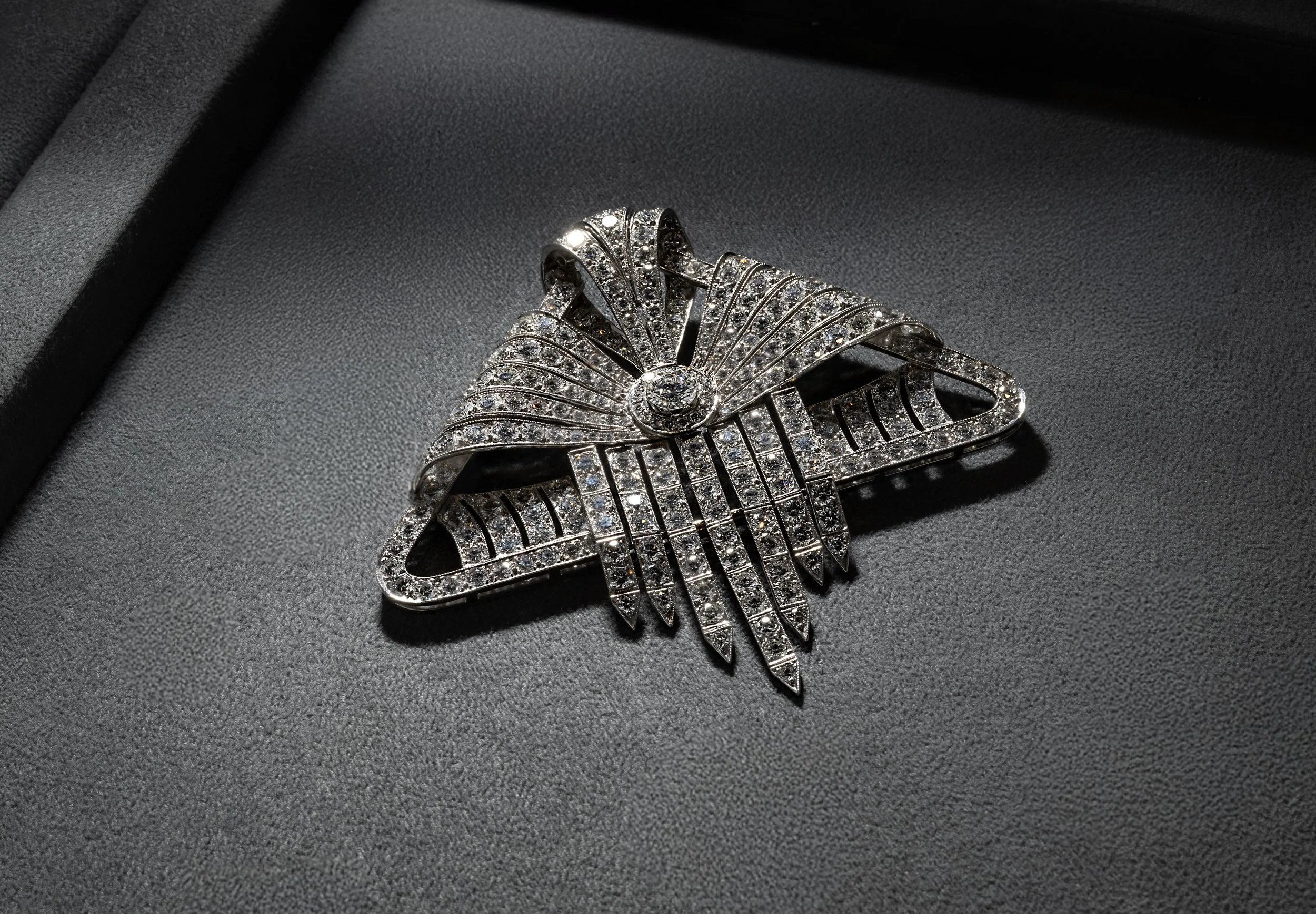 Diamond Brooch from the collection of Merle Reskin - photo by Andrew Werner, NZ8_1201.jpg
