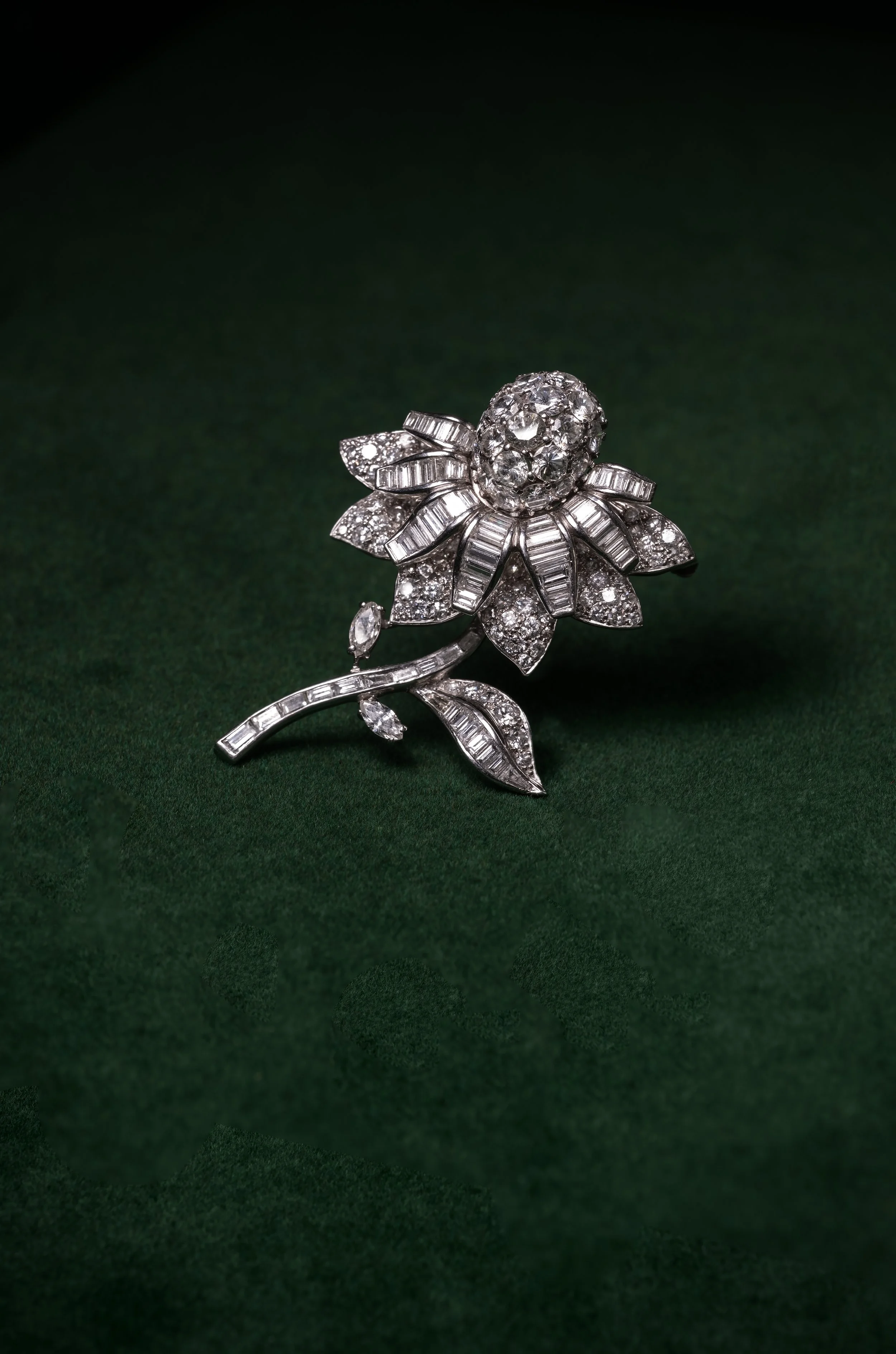 VCA Flower Brooch - photo by Andrew Werner .jpg