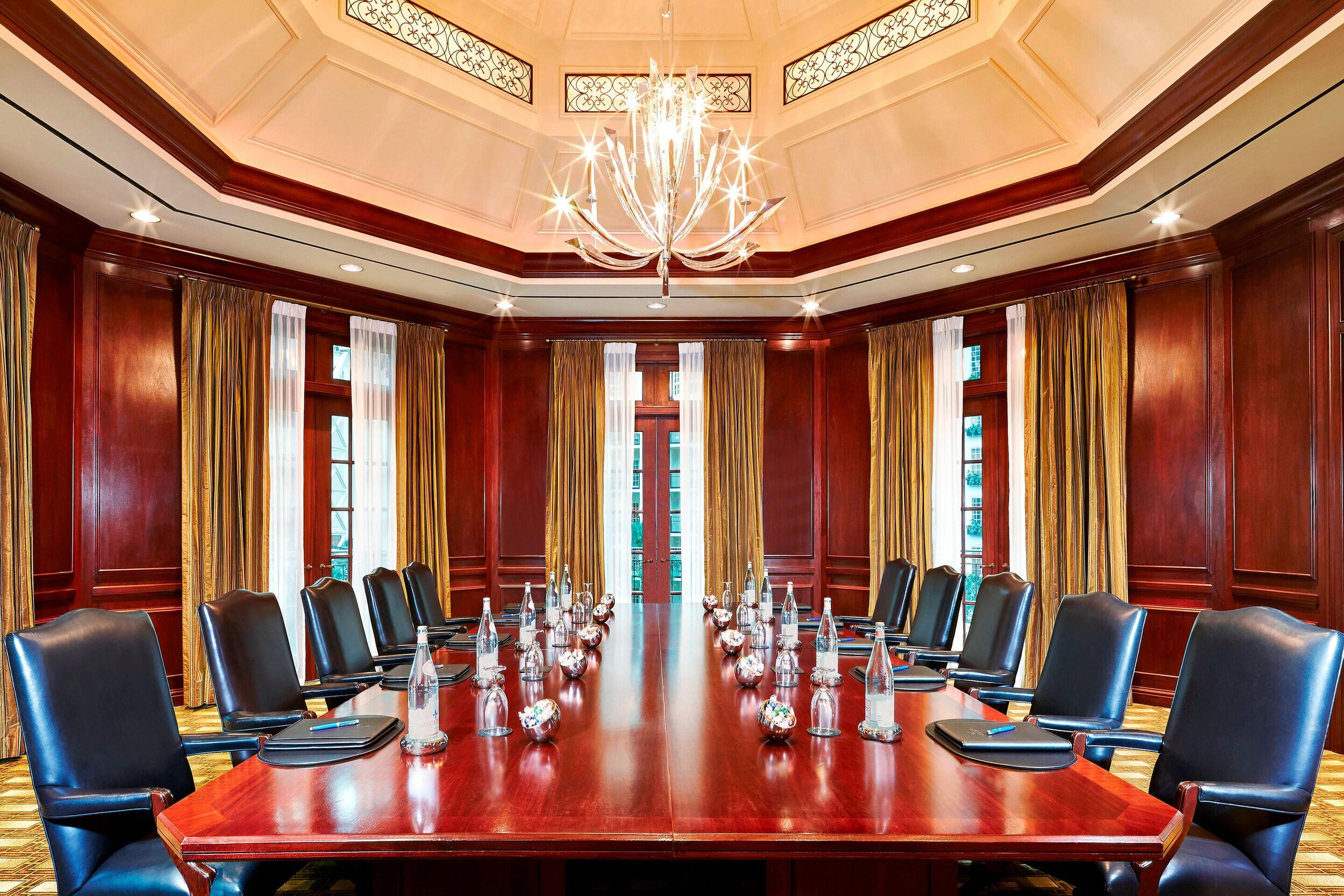 bnago-boardroom-0097-hor-clsc.jpg