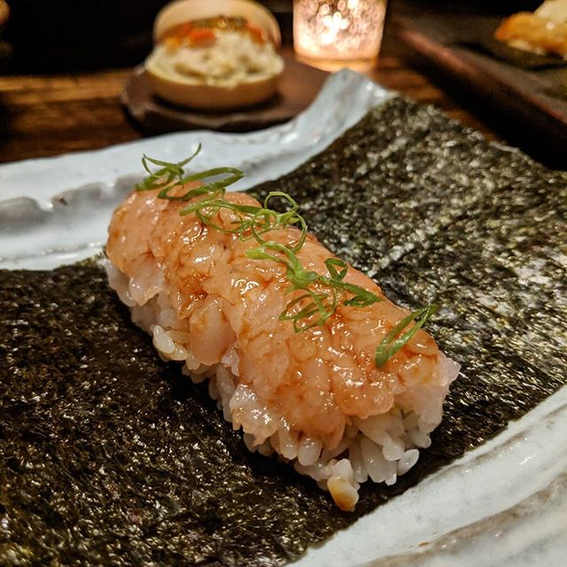 Kanpachi Hand Roll at @sakamainy in New York! Chopped amberjack, yuzu pepper, scallion, nori, wasabi. I didn't try their $85 USD wagyu sandwich but everything else was delicious. Good choice @florencewtang. 🐟 #sakamainy #sakamai #amberjack #yuzu #te