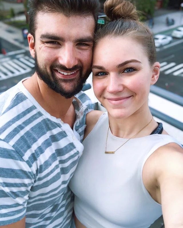 🏔You likely are not scheduling enough time for your &ldquo;big rocks&rdquo;.
.
🤔What do I mean by that?
.
🍶I mean you&rsquo;re probably not putting the people and events in your life that help to fill your cup and make those hard dark days a littl