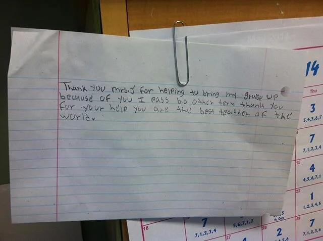 📝I saved this note.
.
❤️This note is the reason why we become teachers: seeing our students advocate for themselves, work hard, show up, give gratitude, and learn lessons along the way.
.
👩&zwj;🏫 There&rsquo;s something in EVERY teacher that sees 