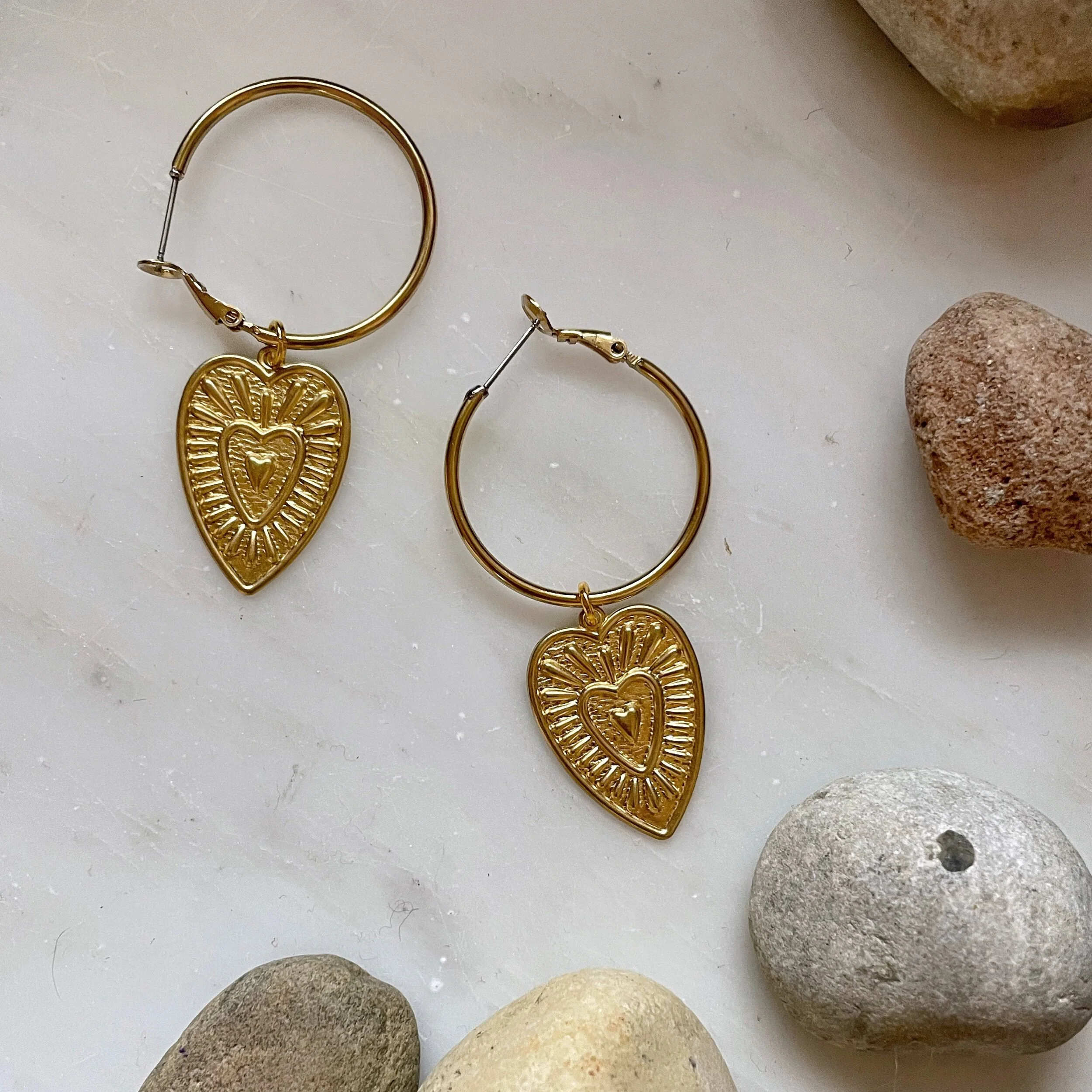 9043A1ED-5FA7-4DA8-99C4-4E2C8FBE817B