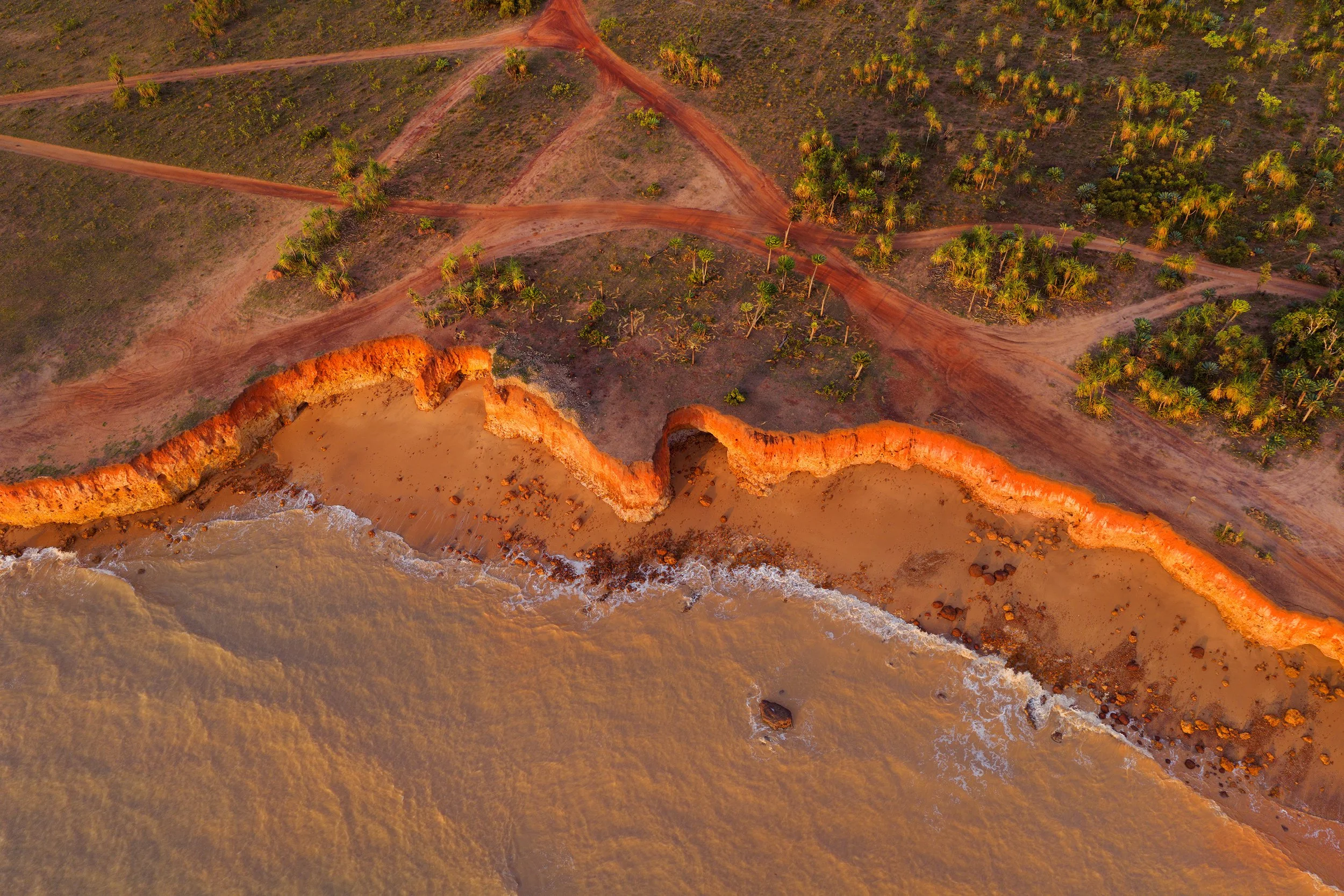Dundee cliffs top down cLR.jpg