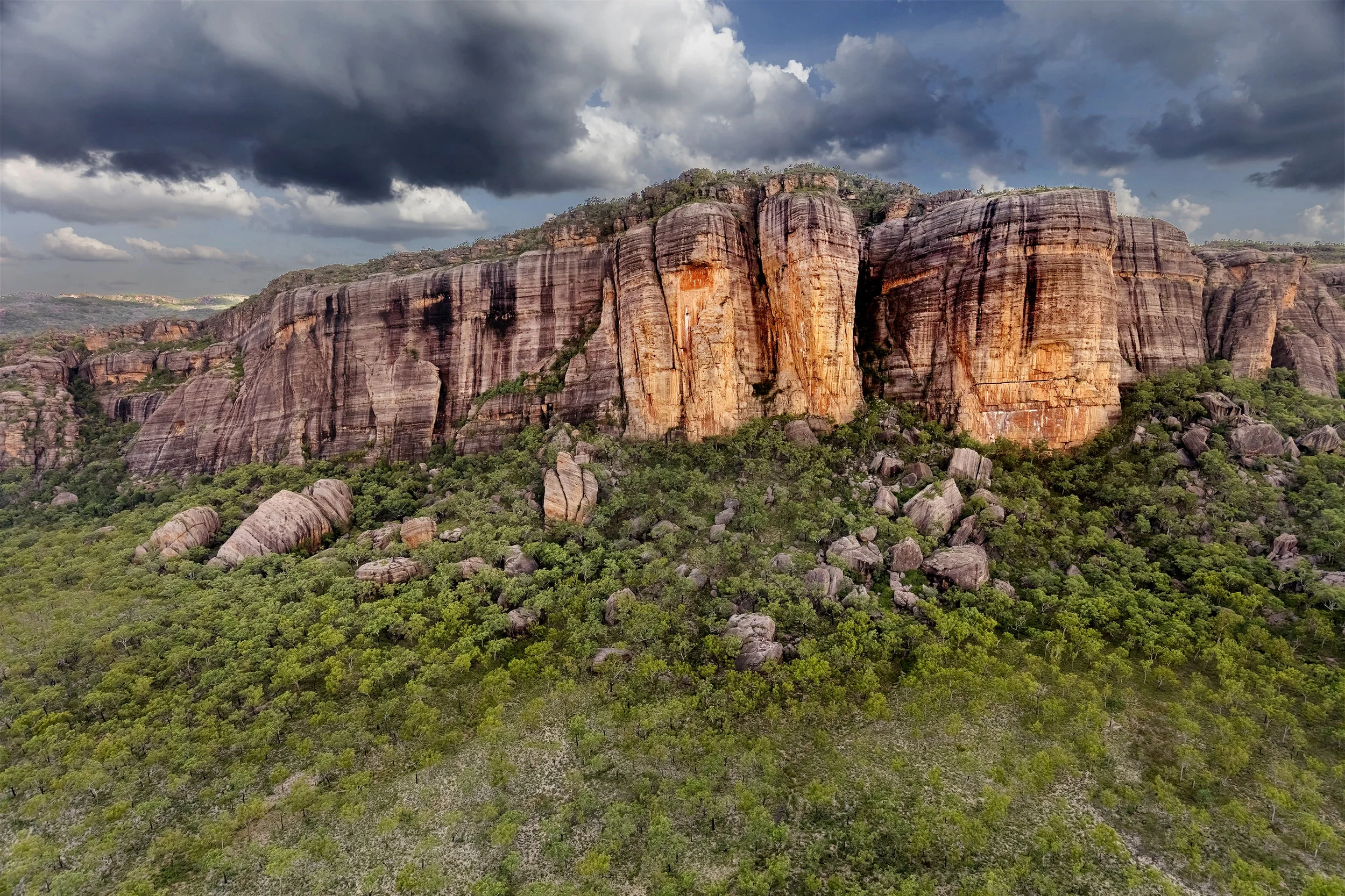 escarpment2.jpg