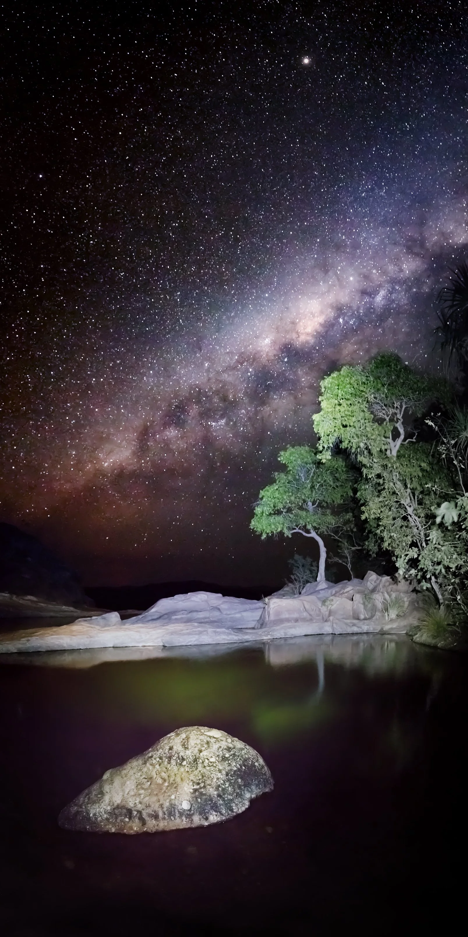 Gunlom beneath and endless sky LR.jpg