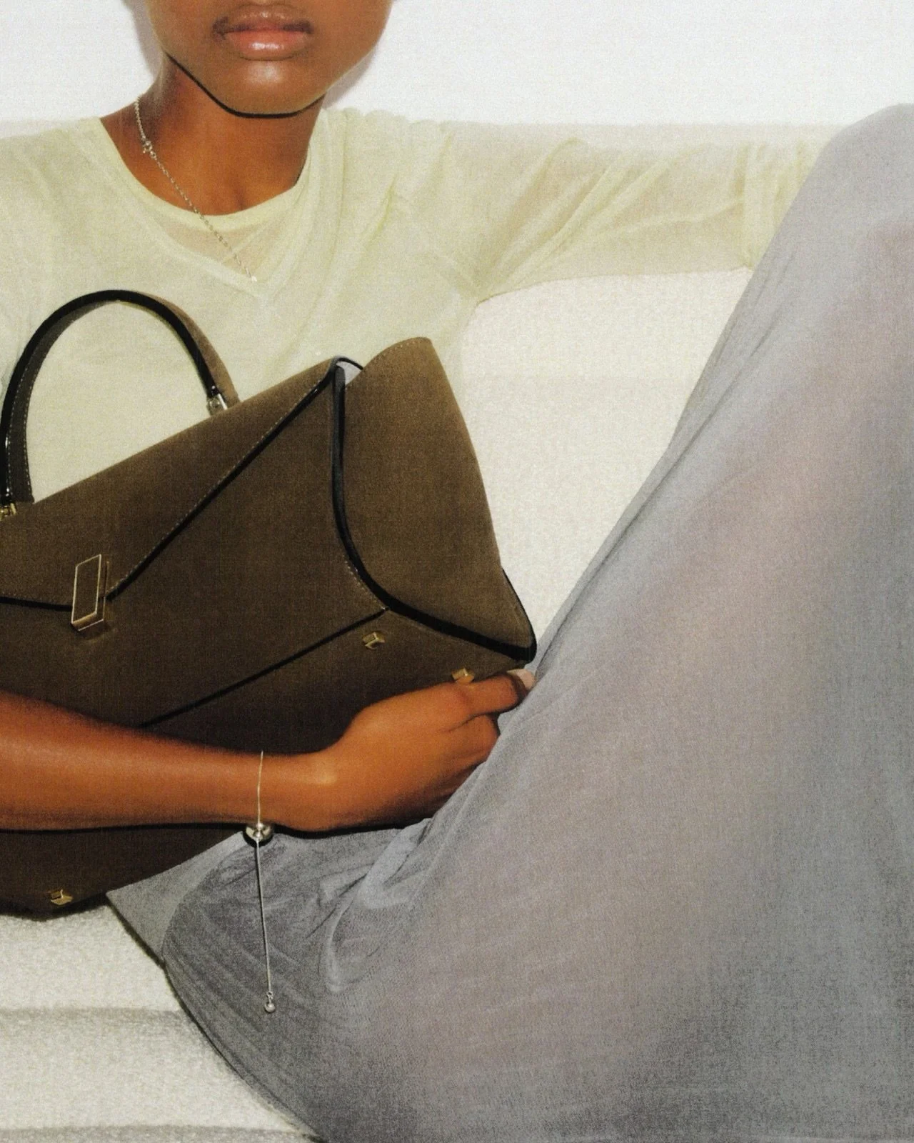 Valextra marks 15 years of the iconic Iside with a new chapter: introducing the Iside Editor&mdash;an effortless evolution designed for modern movement. Crafted in supple Millepunte Soft and Senso nubuck, it is a relaxed counterpart to the classic; i