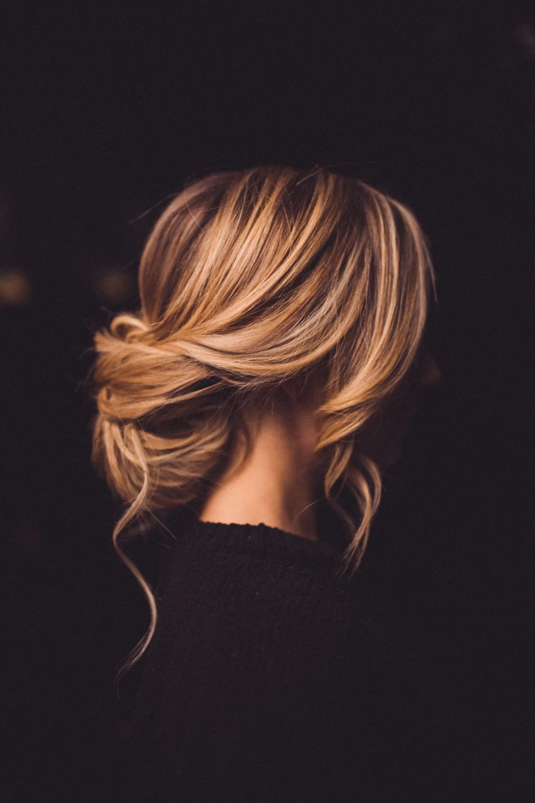 NAOMI // Textured bun perfect for a dinner or a bottomless brunch