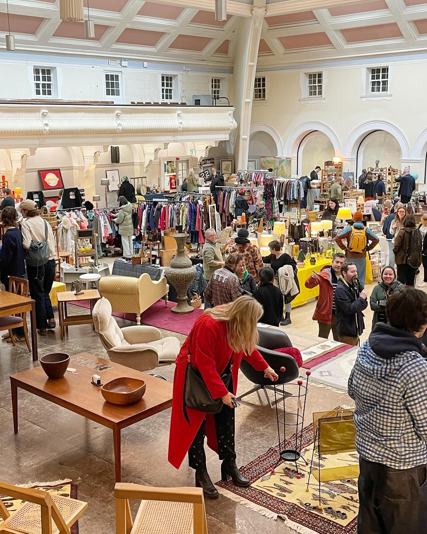 A few more shots from SLC&rsquo;s spring Vintage Fair at Goldsmiths UoL in New Cross last Sunday

Thank you everyone who came and bought from our brilliant traders, and big thanks to @goldsmithsuol for having us again. We can&rsquo;t wait to be back 