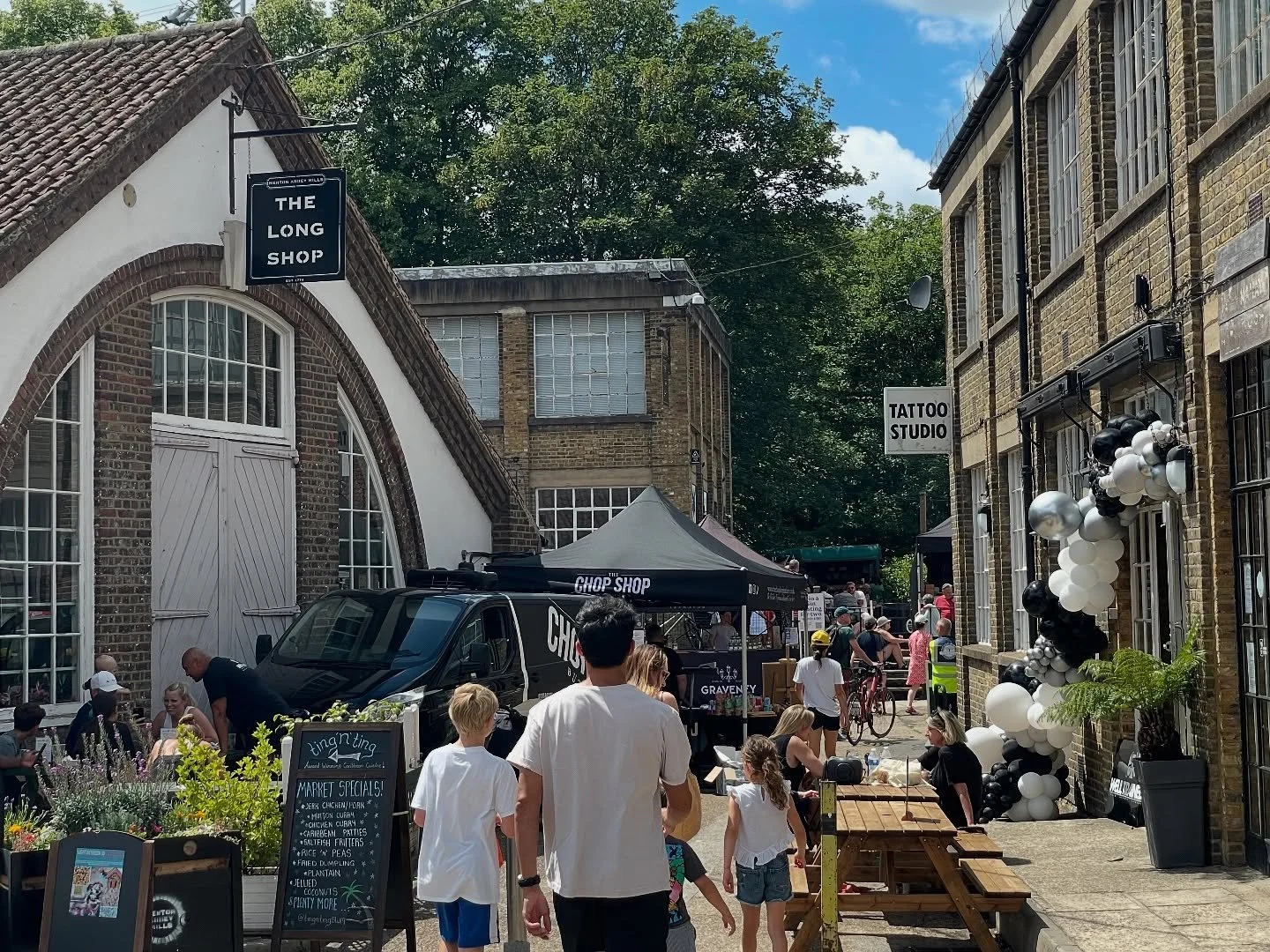 Today we&rsquo;re in south-west London with our newest vintage market, located at Merton Abbey Mills in South Wimbledon!

Nestled at a scenic spot on the banks of the River Wandle, @mertonabbeymills is a cluster of old textile factory buildings once 