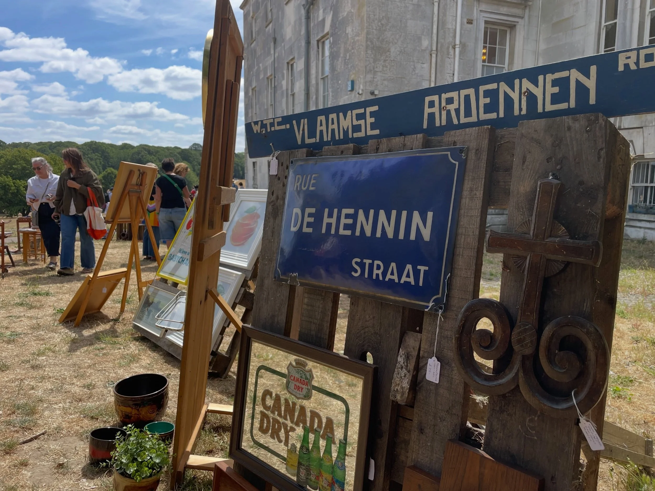 Some more shots of the wonderful things on display by our brilliant traders at Vintage Market at the Mansion last Sunday, and the lovely people who visited

📸 credit to our florist yolly for the Bringing the Vibez snap 💫

Happy summer holidays and 