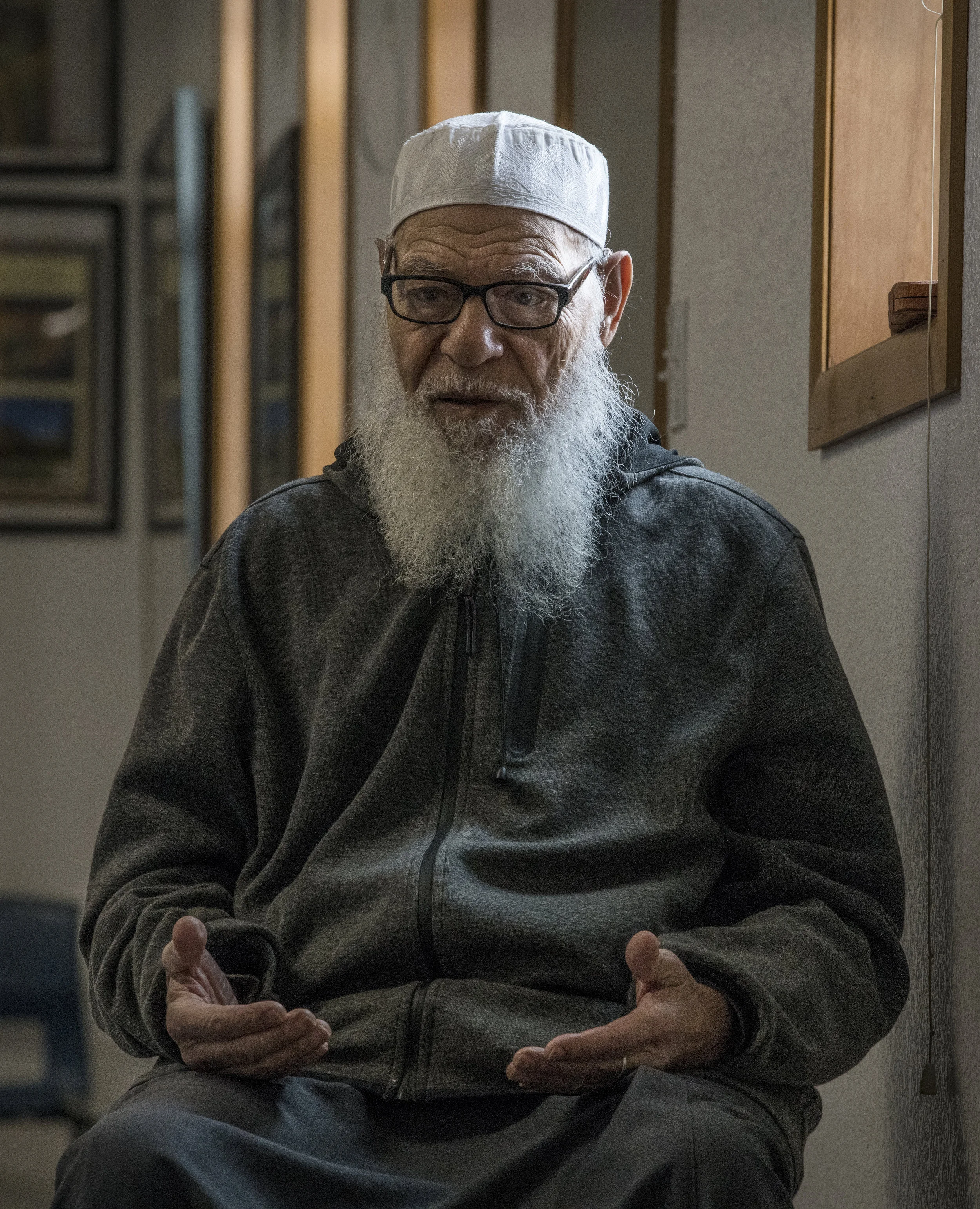  Muhamad Elsherif prays at the Eugene Islamic Center during Salat al-Jumm’ah. Elsherif wears a skullcap known as a taqiyah. The taqiyah is commonly worn by Muslims in order to emulate the founder of Islam The Prophet Muhammad. A taqiyah is traditiona