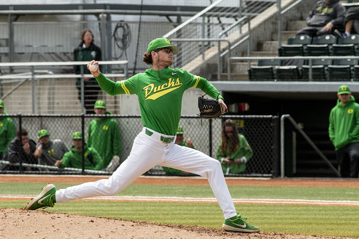 University of Oregon Ducks pitcher Ryne Nelson (29) seconds before launching the ball. In a one-sided game between the University of Oregon and University Stanford, Stanford beat the Ducks with a decisive score of 10 – 0. (Photo by Payton Bruni for KVAL)