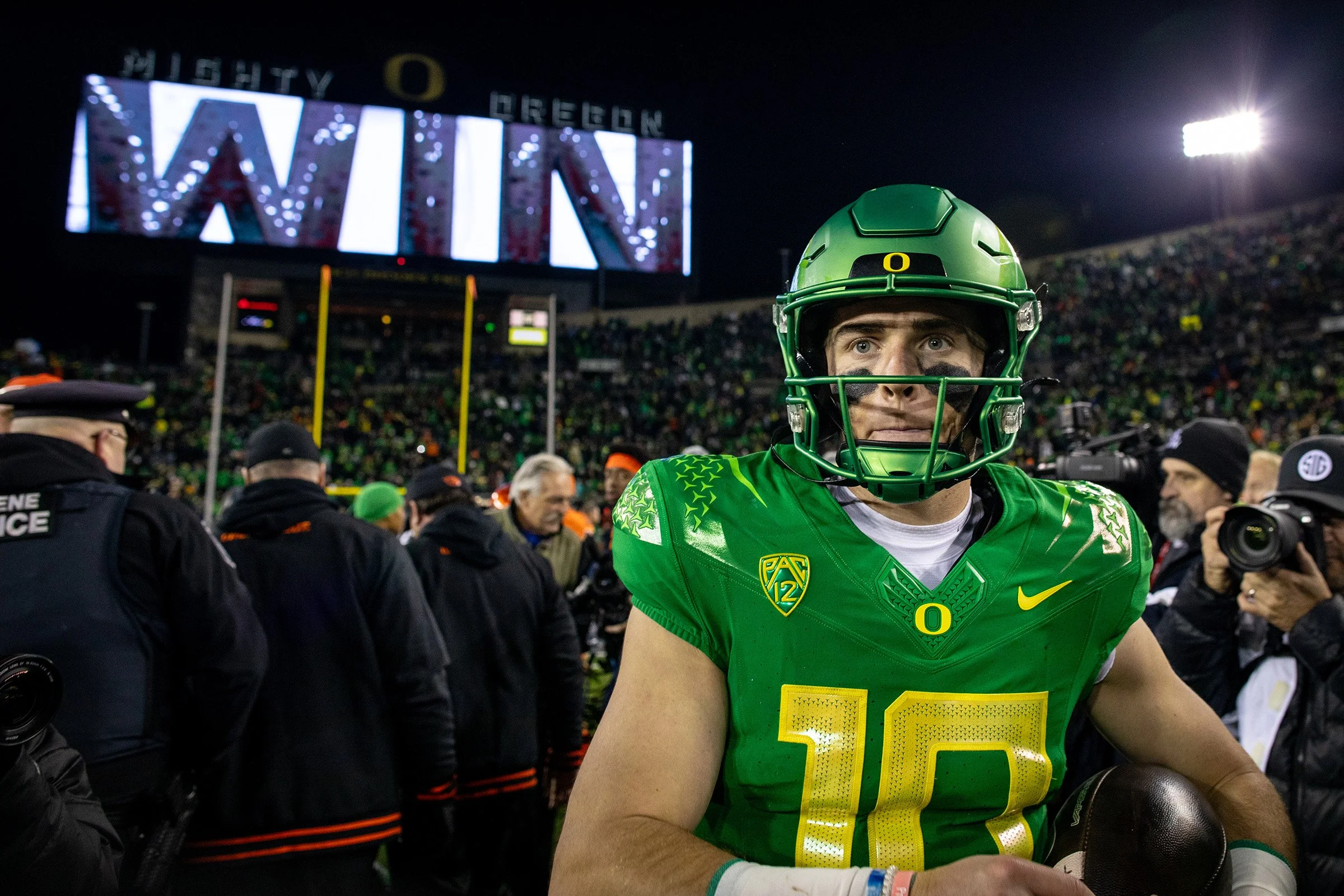  Ducks quarterback Bo Nix (#10) stands at the center of the field after defeating the Oregon State Beavers. The University of Oregon Ducks defeated the Oregon State University Beavers 31-7 in what could be a historic end to the teams’ rivalry as the 