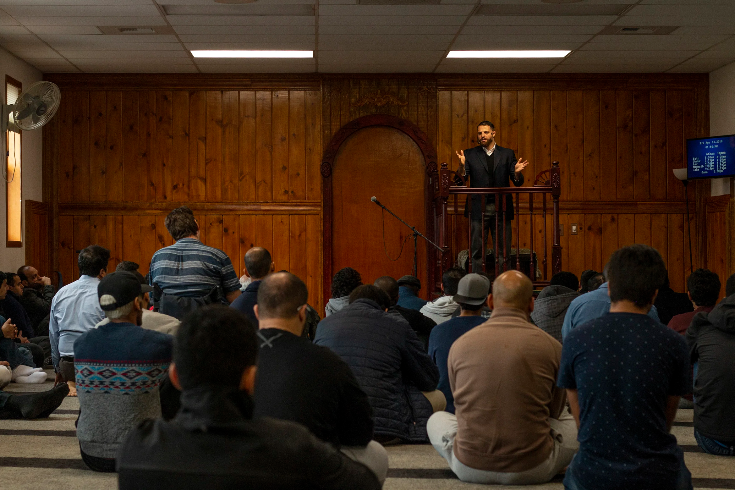  In Eugene, Oregon, the Eugene Islamic Center located on 1856 W Broadway is the only mosque in the city. Founded on May 28, 2012, the mosque serves as a local gathering place for the Muslim community of Eugene. 