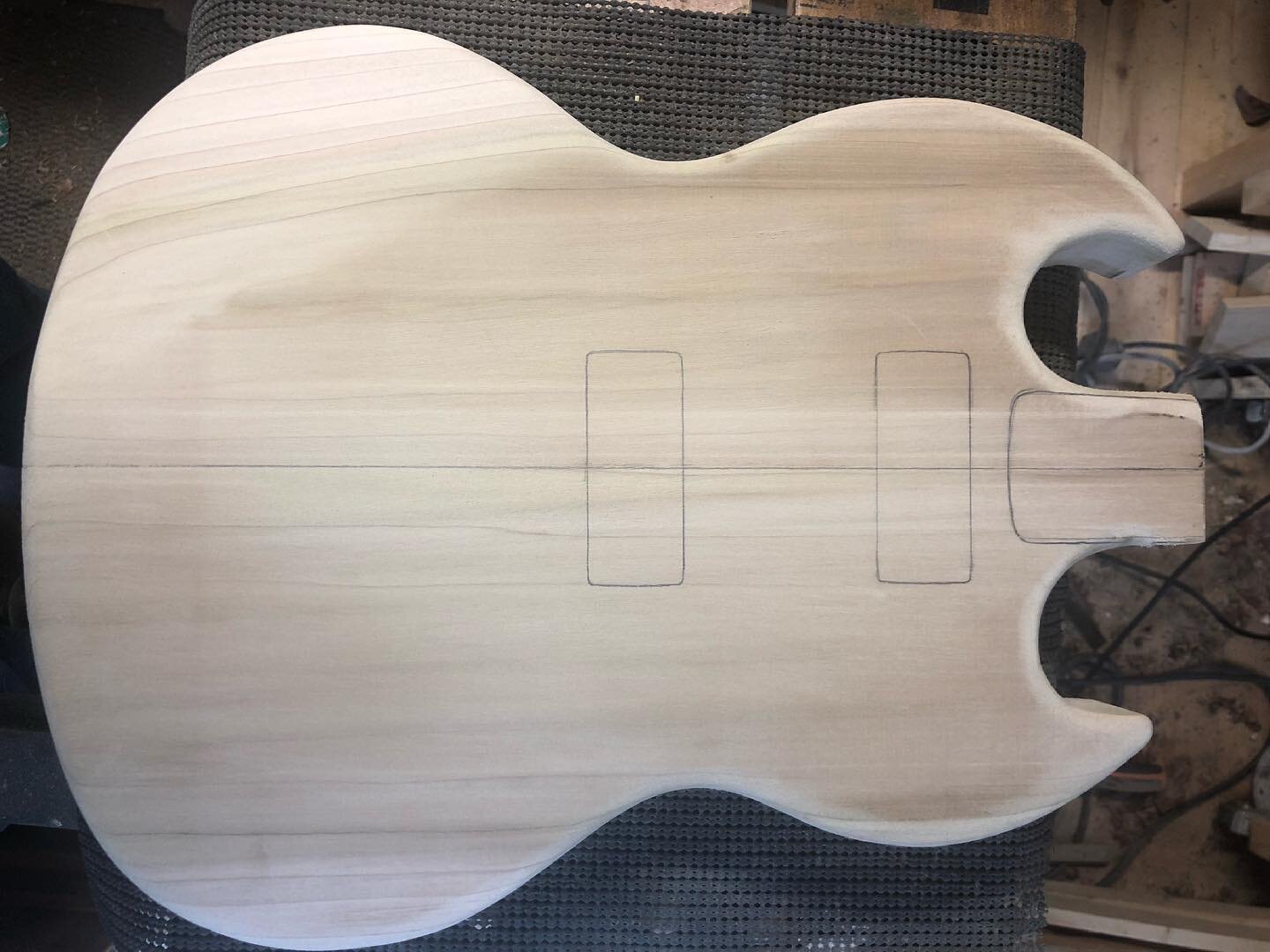 Working on something a little different with the current build, an SG / Strat hybrid 🙂
&middot;
🙂 For more info on my guitars go to www.mayburyguitars.com #stratocaster #guitar #luthiery #boutiqueguitars #strat #guitarbody #handmadeguitar #sgguitar