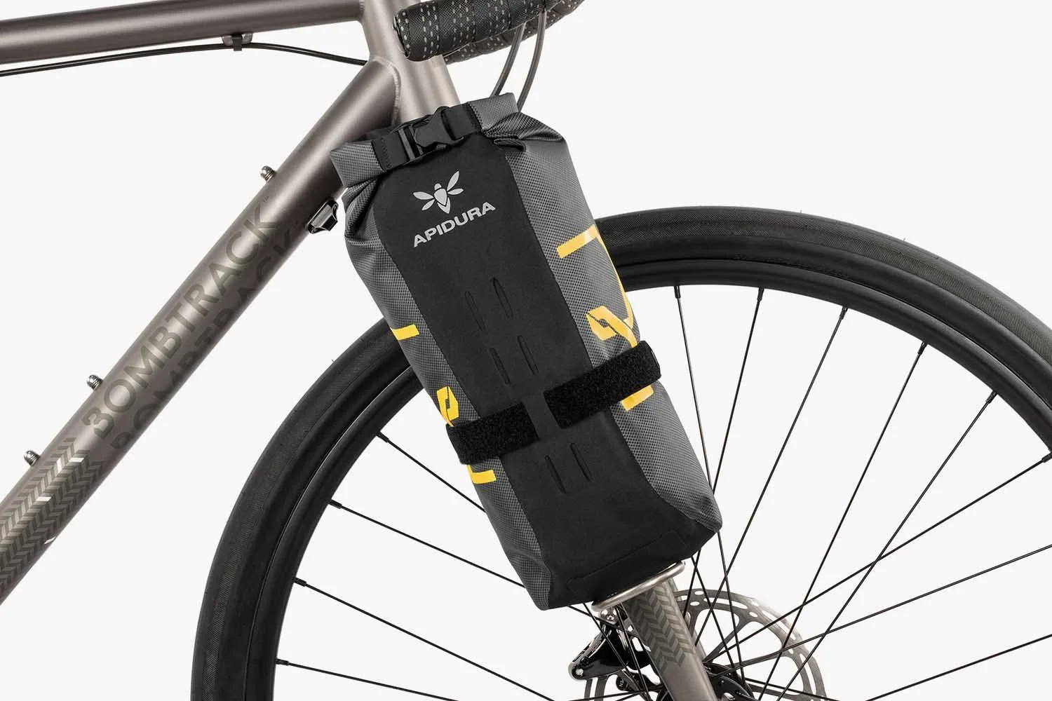 apidura-expedition-fork-pack-3l-on-bike-1.jpg