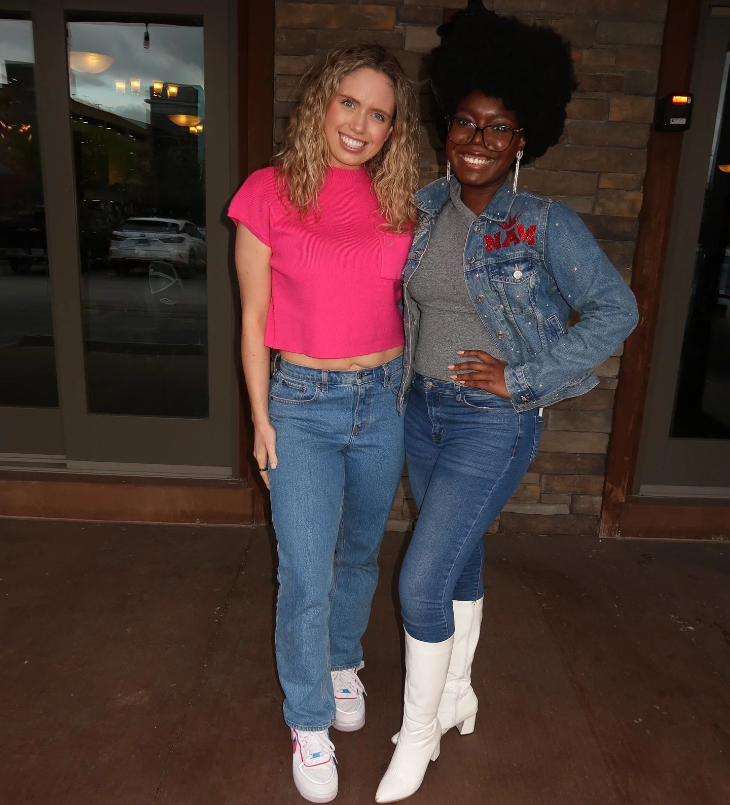 Nothing better than reconnecting with friends! I was so happy to see my girl while she was in the midwest last night and catch up on so many fun things in life! This is what pageantry is about🙌🏼&hearts;️ 

#pageant #namily #jaceysjournal #friends