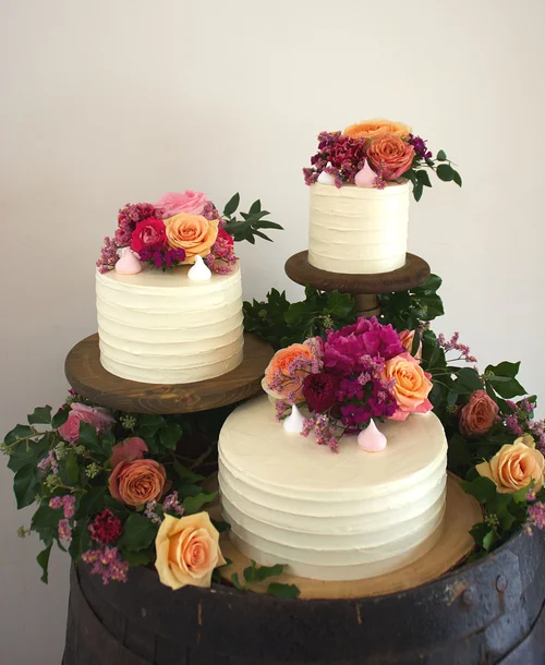 Rustic Wedding Cakes Naked Semi Naked Dirty Iced Help What S The Difference Cherry Tree Cakerie